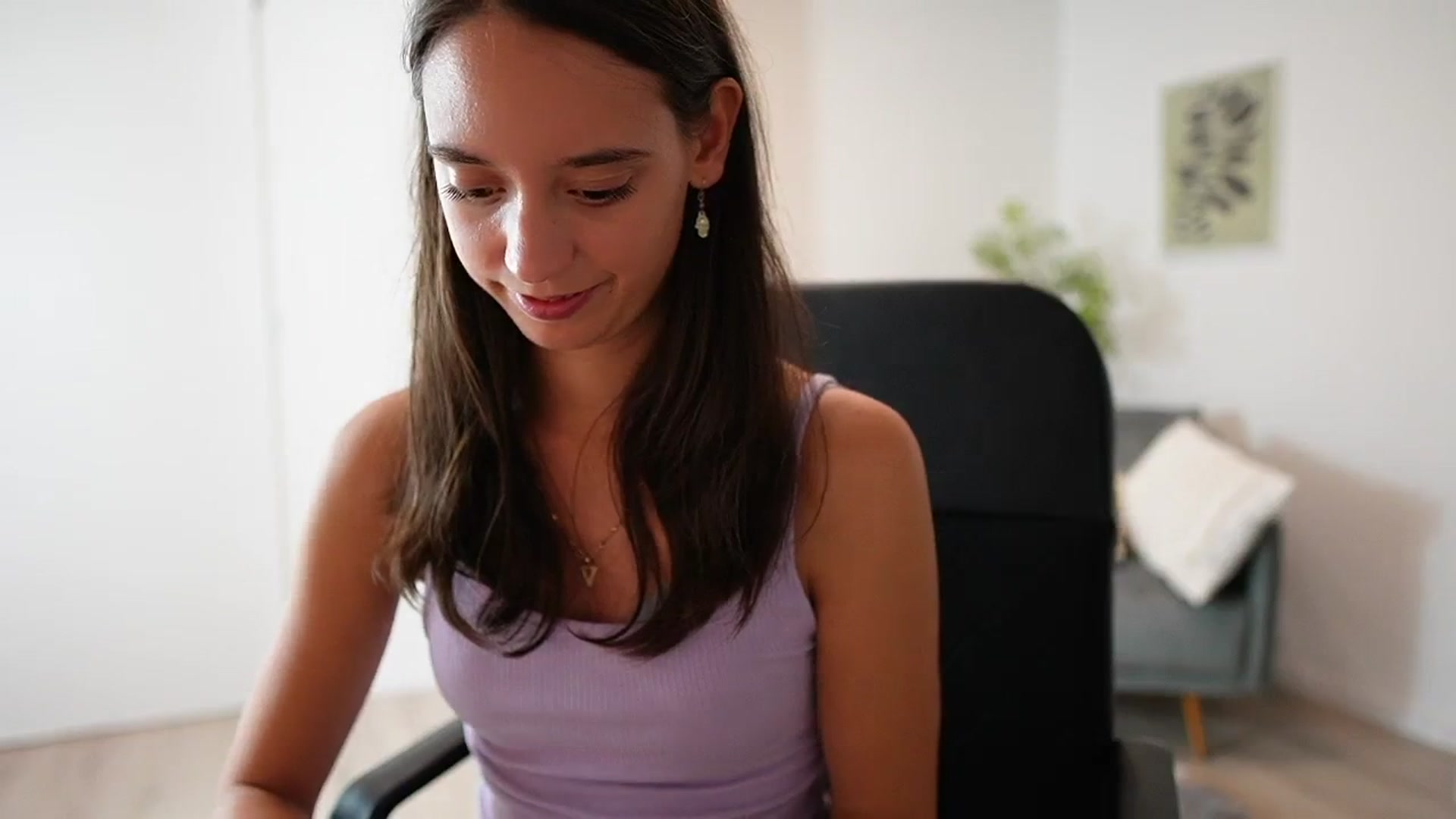 Gallery image thumbnail from ScarletBloom's myfreecams stream on, 09/20/2023, 17:24 image 3 of 20