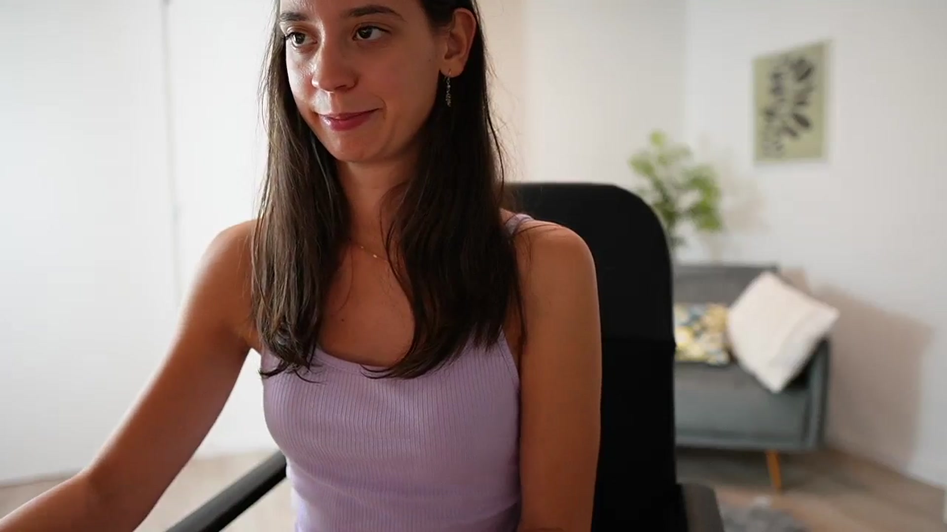 Gallery image thumbnail from ScarletBloom's myfreecams stream on, 09/20/2023, 17:52 image 8 of 20