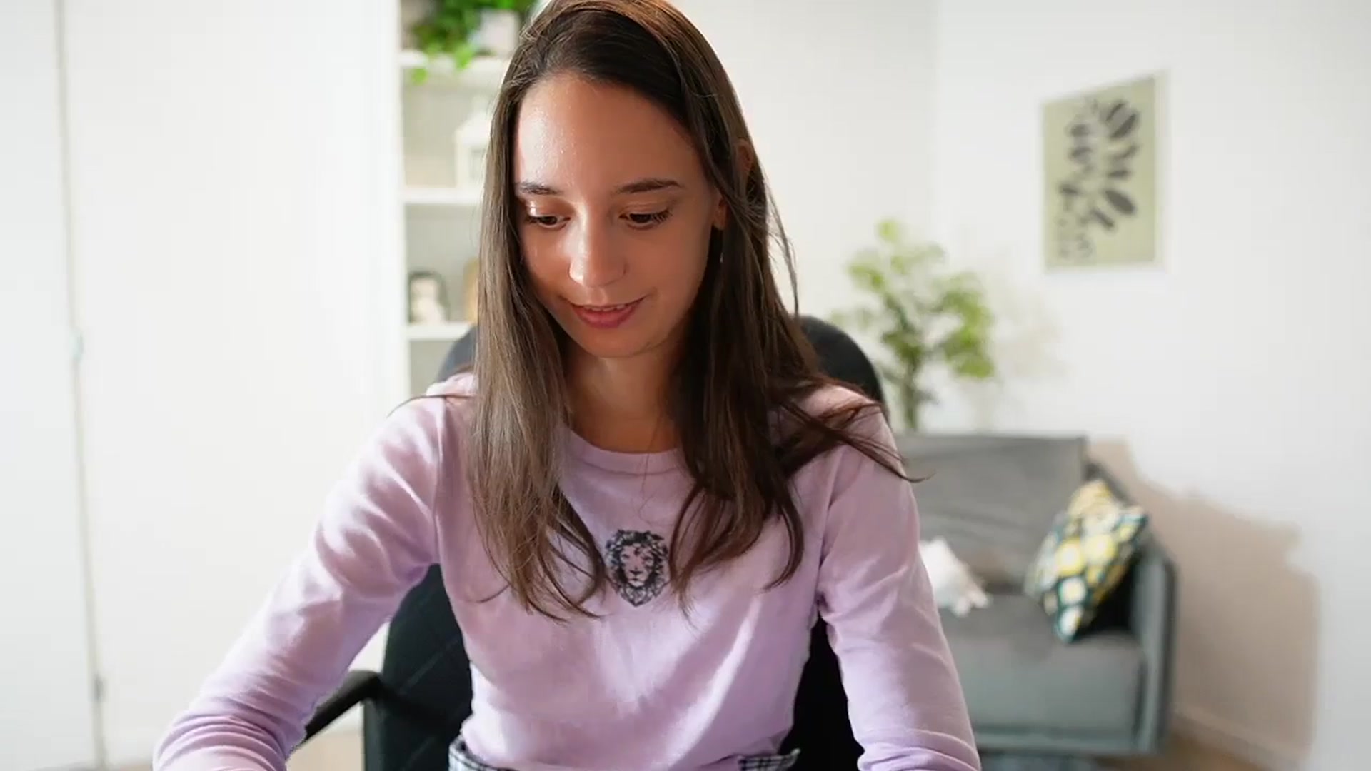 Gallery image thumbnail from ScarletBloom's myfreecams stream on, 09/25/2023, 16:54 image 20 of 20