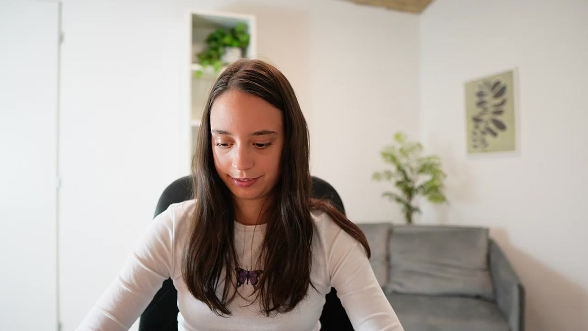 Gallery image thumbnail from ScarletBloom's myfreecams stream on, 10/02/2023, 17:21 image 6 of 20