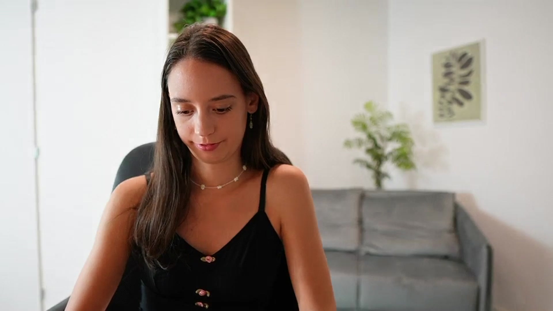 Gallery image thumbnail from ScarletBloom's myfreecams stream on, 10/03/2023, 15:17 image 3 of 20