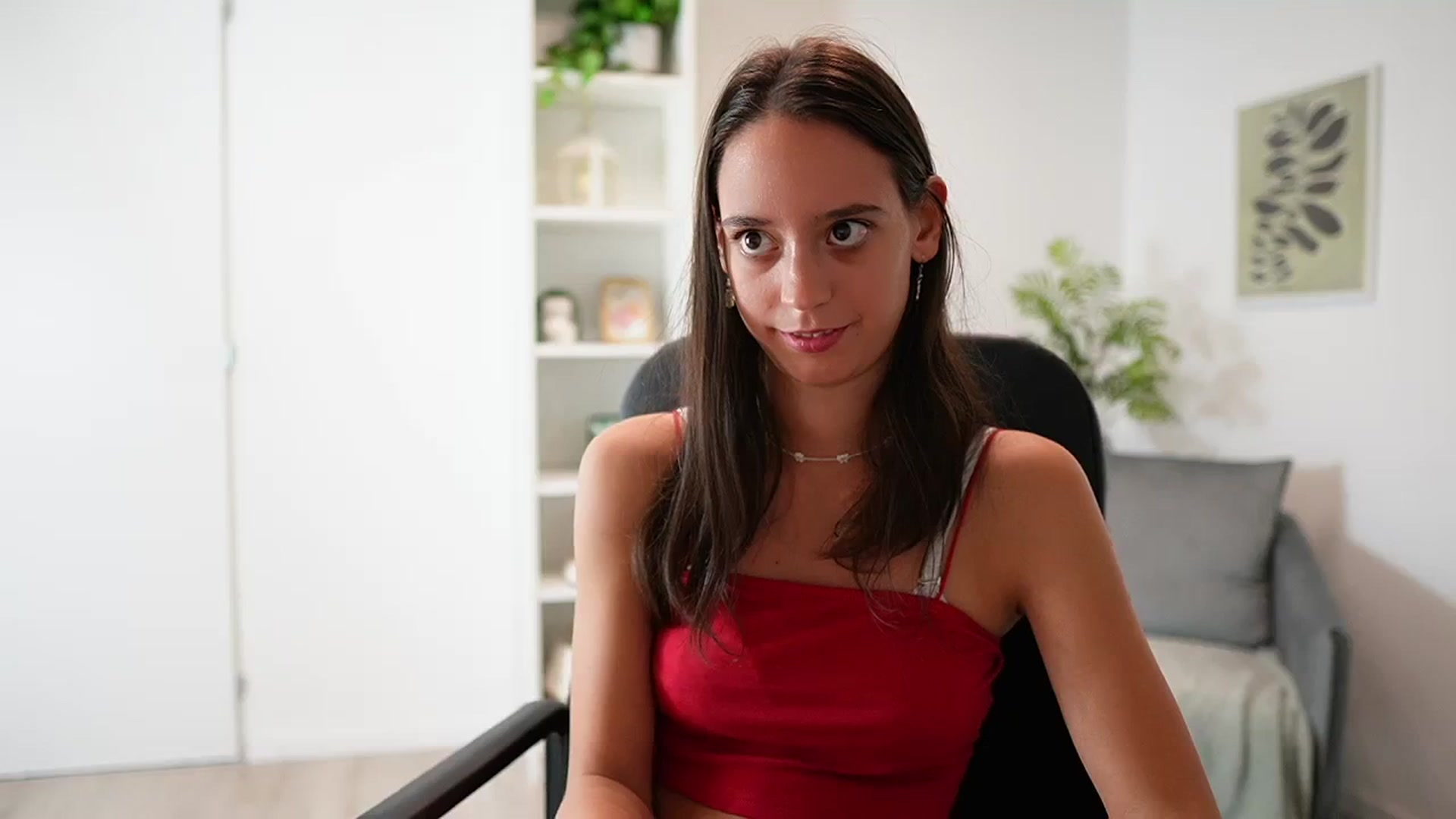 Gallery image thumbnail from ScarletBloom's myfreecams stream on, 10/07/2023, 17:42 image 12 of 20