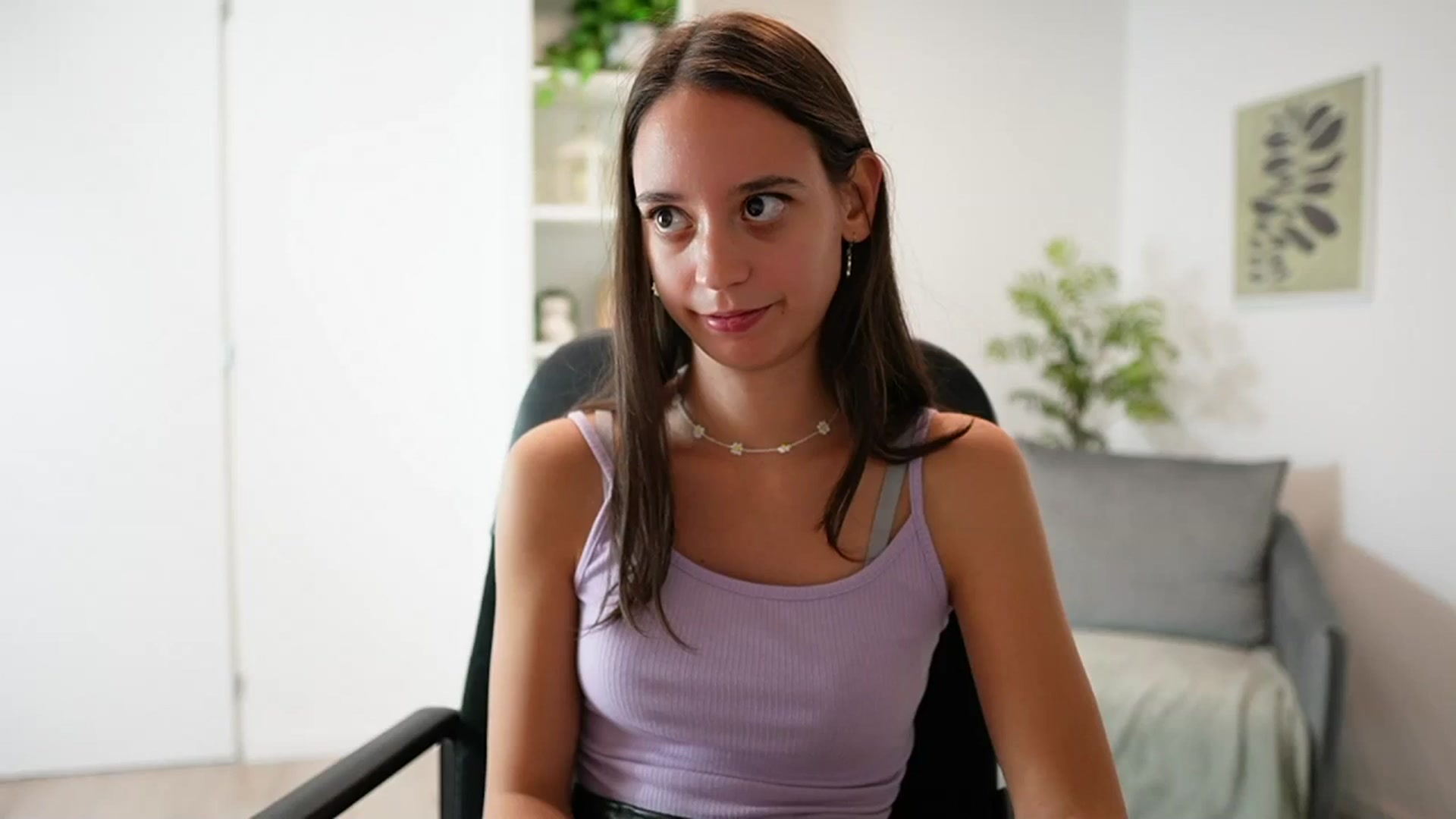 Gallery image thumbnail from ScarletBloom's myfreecams stream on, 10/09/2023, 15:29 image 19 of 20