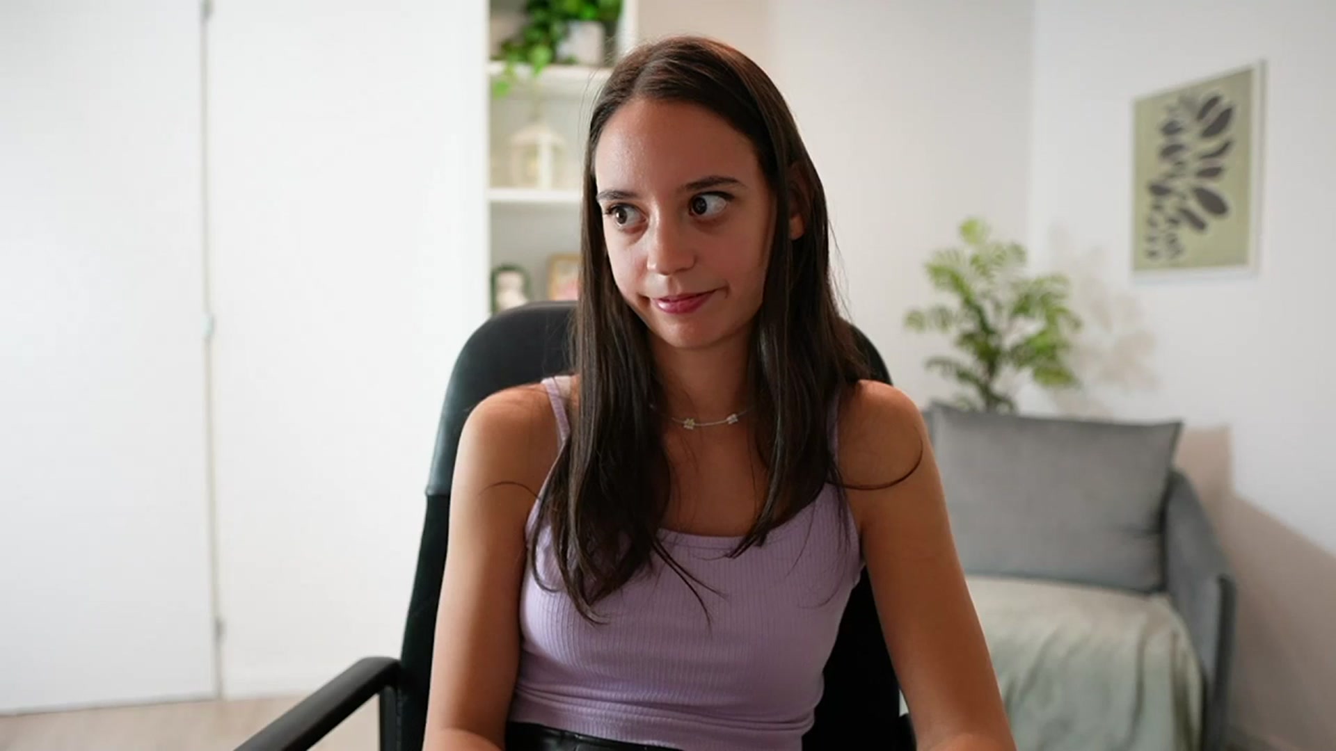 Gallery image thumbnail from ScarletBloom's myfreecams stream on, 10/09/2023, 16:00 image 7 of 20