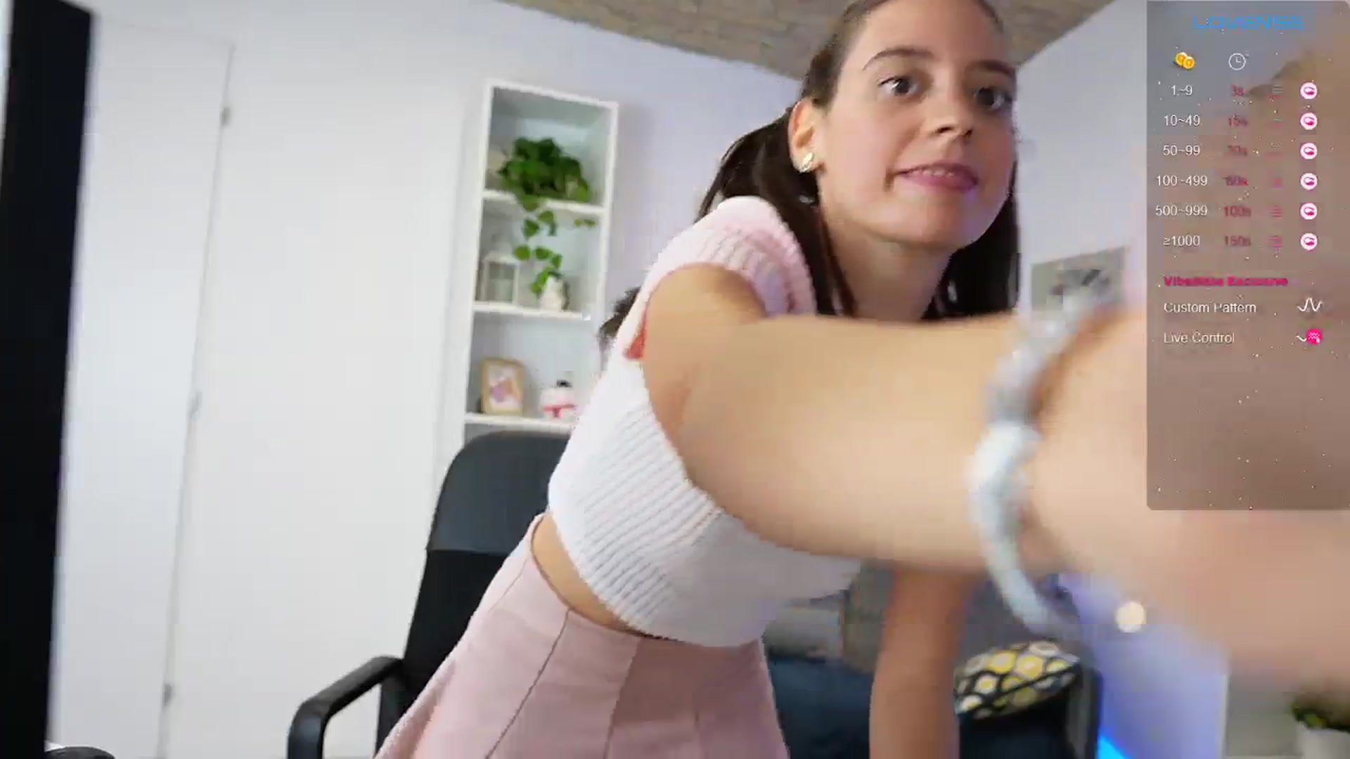 Gallery image thumbnail from ScarletBloom's myfreecams stream on, 01/07/2024, 14:07 image 15 of 20