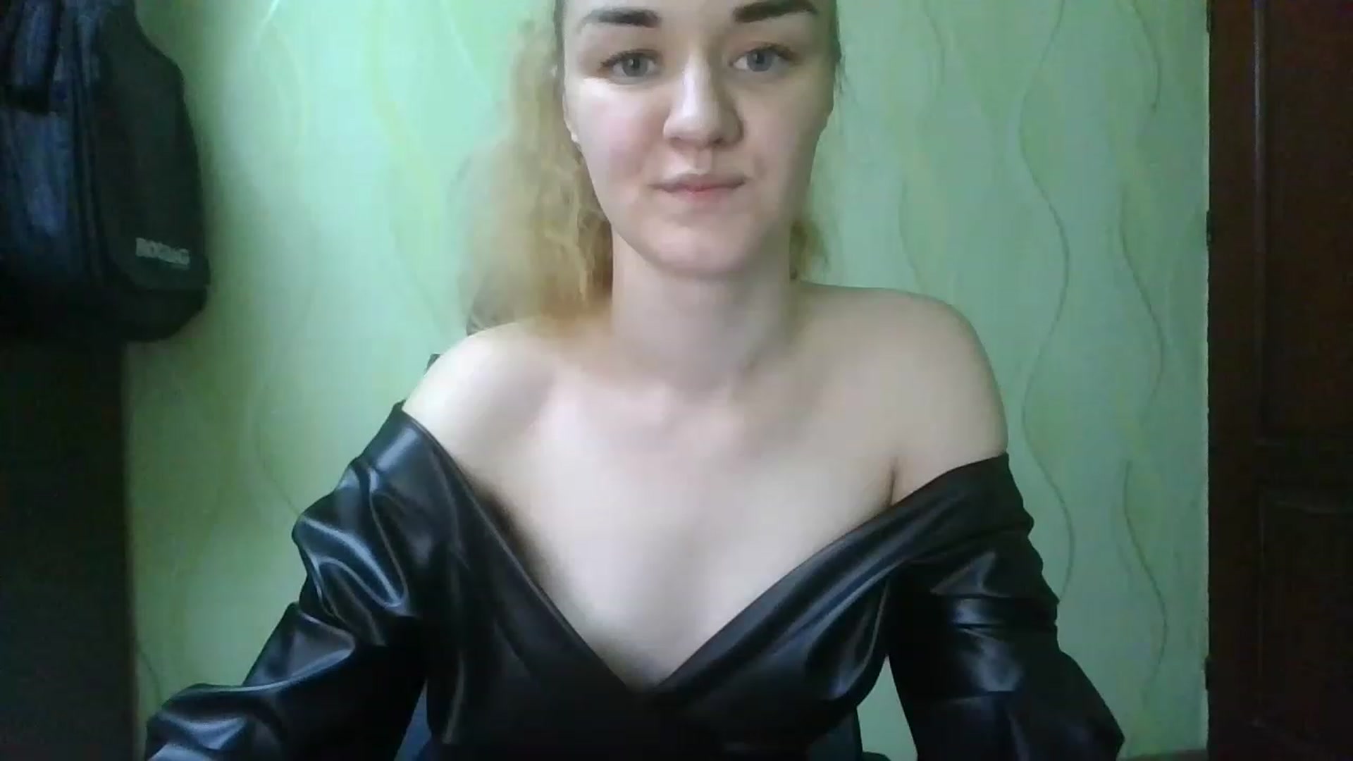 Gallery image thumbnail from ScarletChase's myfreecams stream on, 11/14/2022, 16:37 image 18 of 20