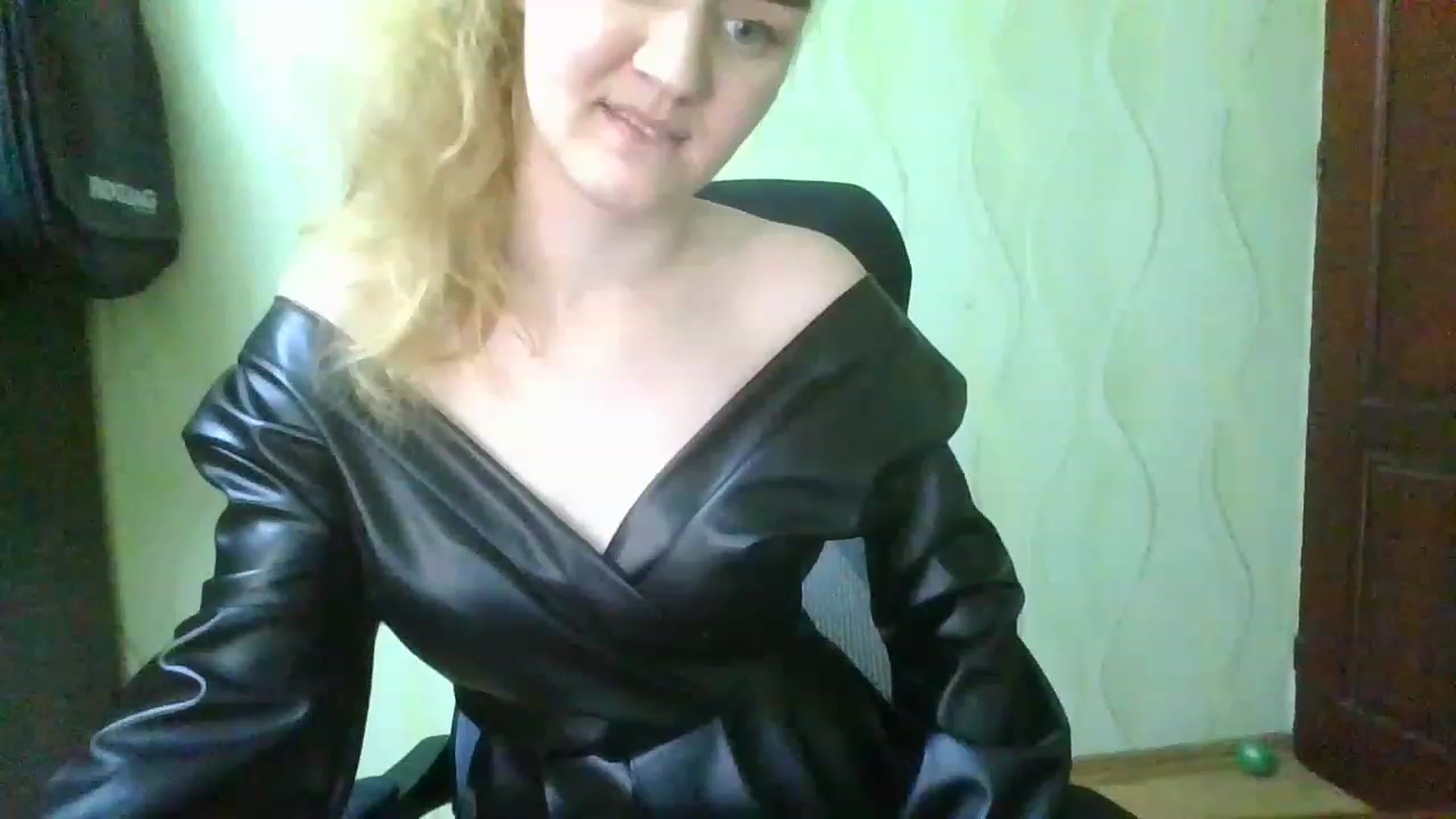 Gallery image thumbnail from ScarletChase's myfreecams stream on, 11/14/2022, 17:00 image 14 of 20