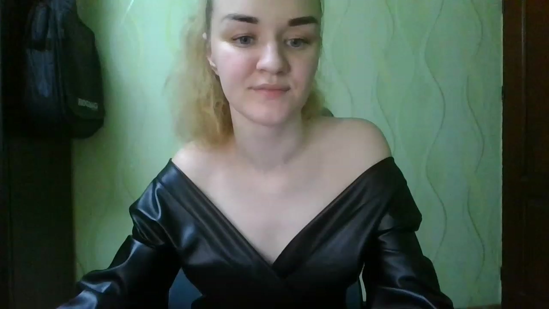 Gallery image thumbnail from ScarletChase's myfreecams stream on, 11/14/2022, 17:00 image 2 of 20