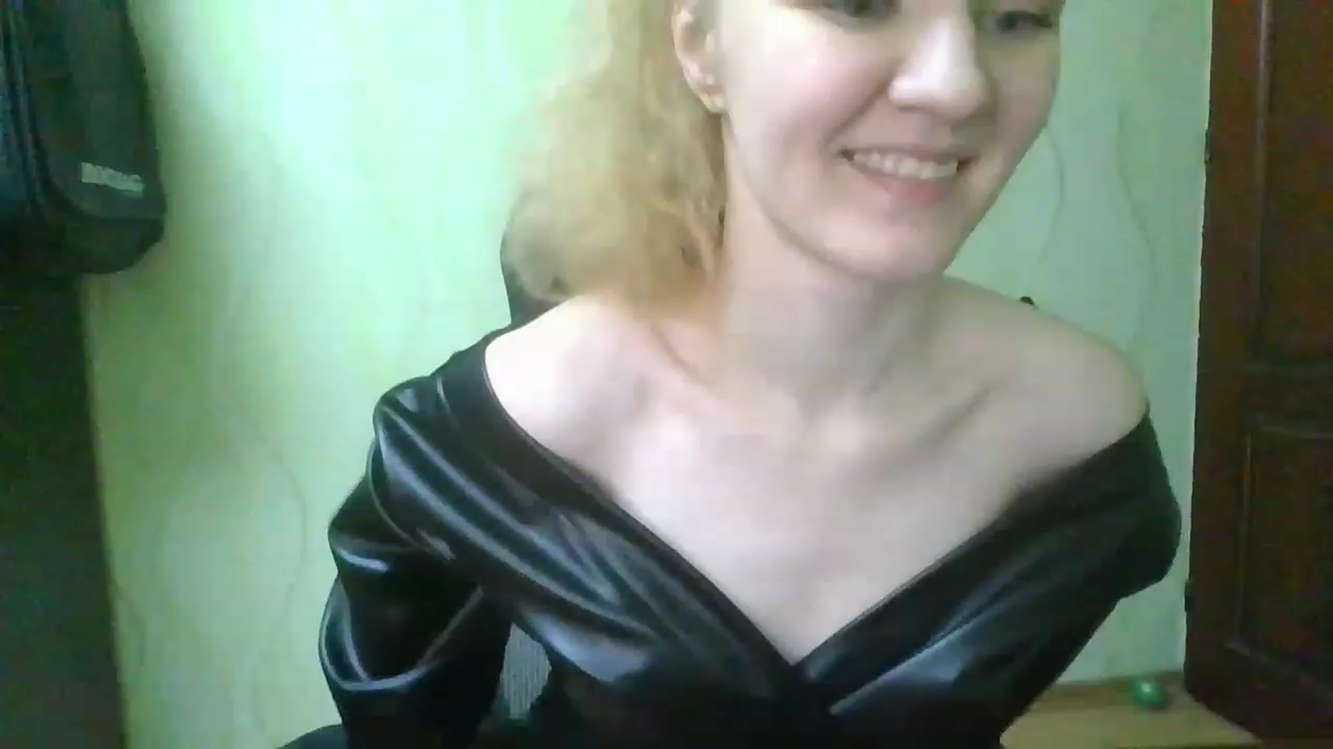 Gallery image thumbnail from ScarletChase's myfreecams stream on, 11/14/2022, 17:00 image 13 of 20