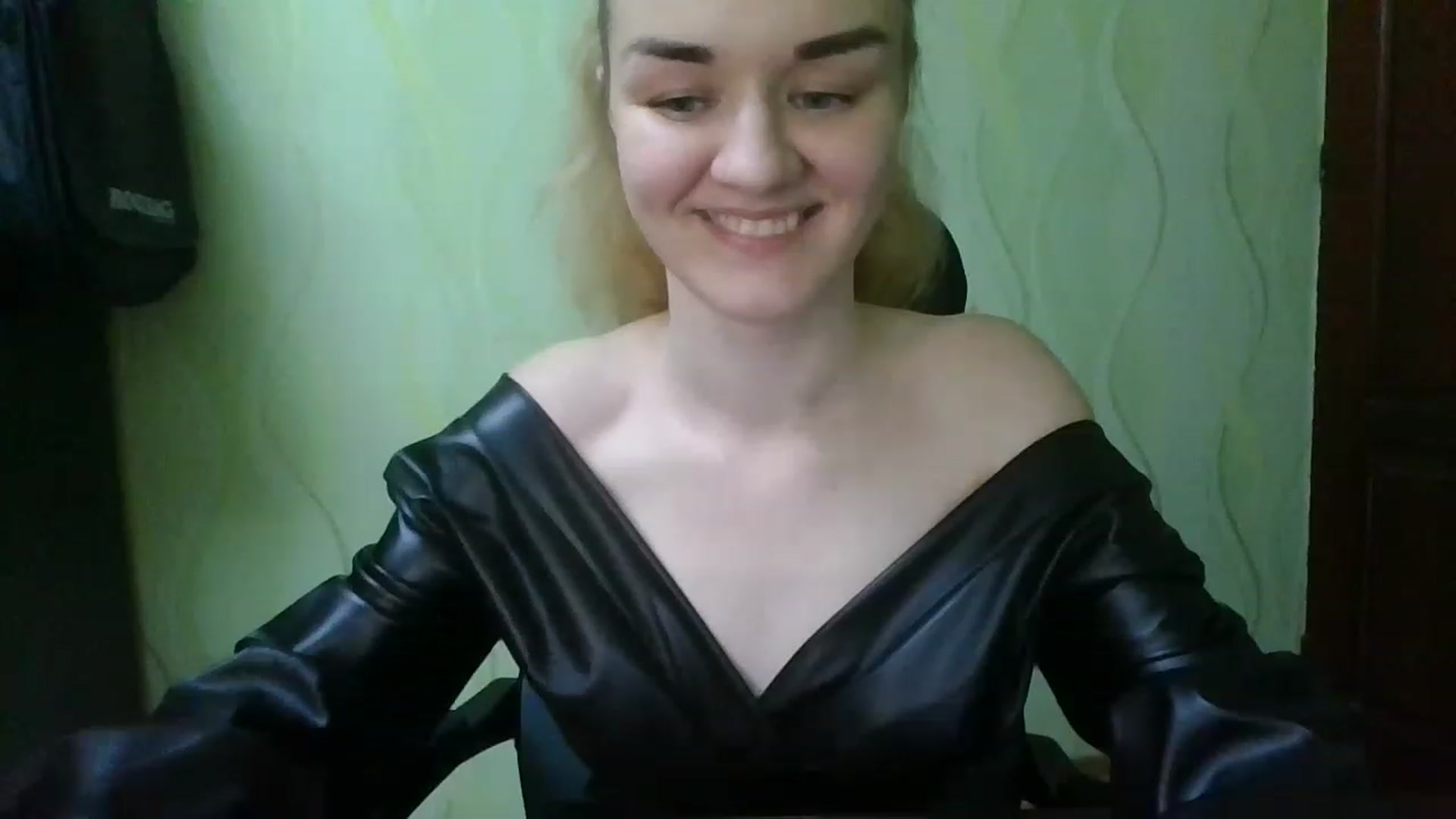 Gallery image thumbnail from ScarletChase's myfreecams stream on, 11/14/2022, 17:00 image 6 of 20