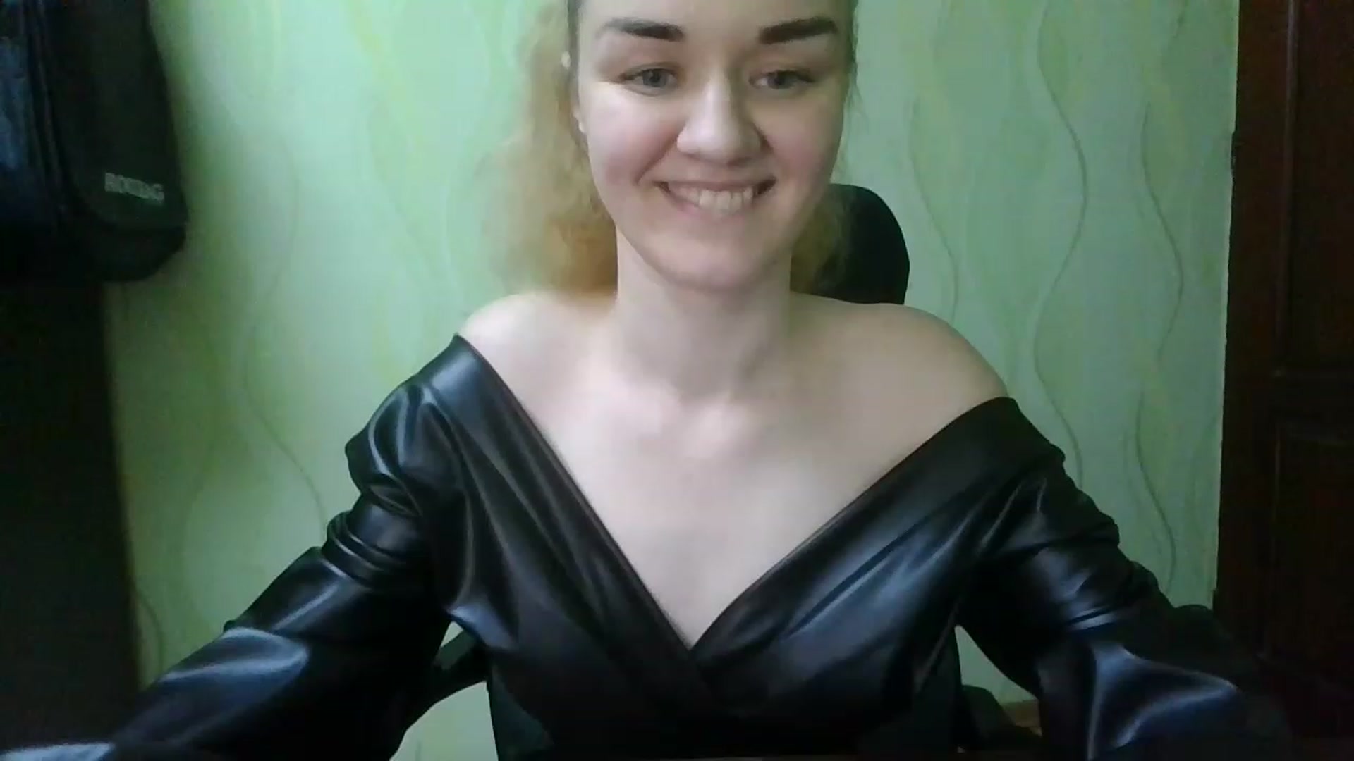 Gallery image thumbnail from ScarletChase's myfreecams stream on, 11/14/2022, 17:00 image 7 of 20