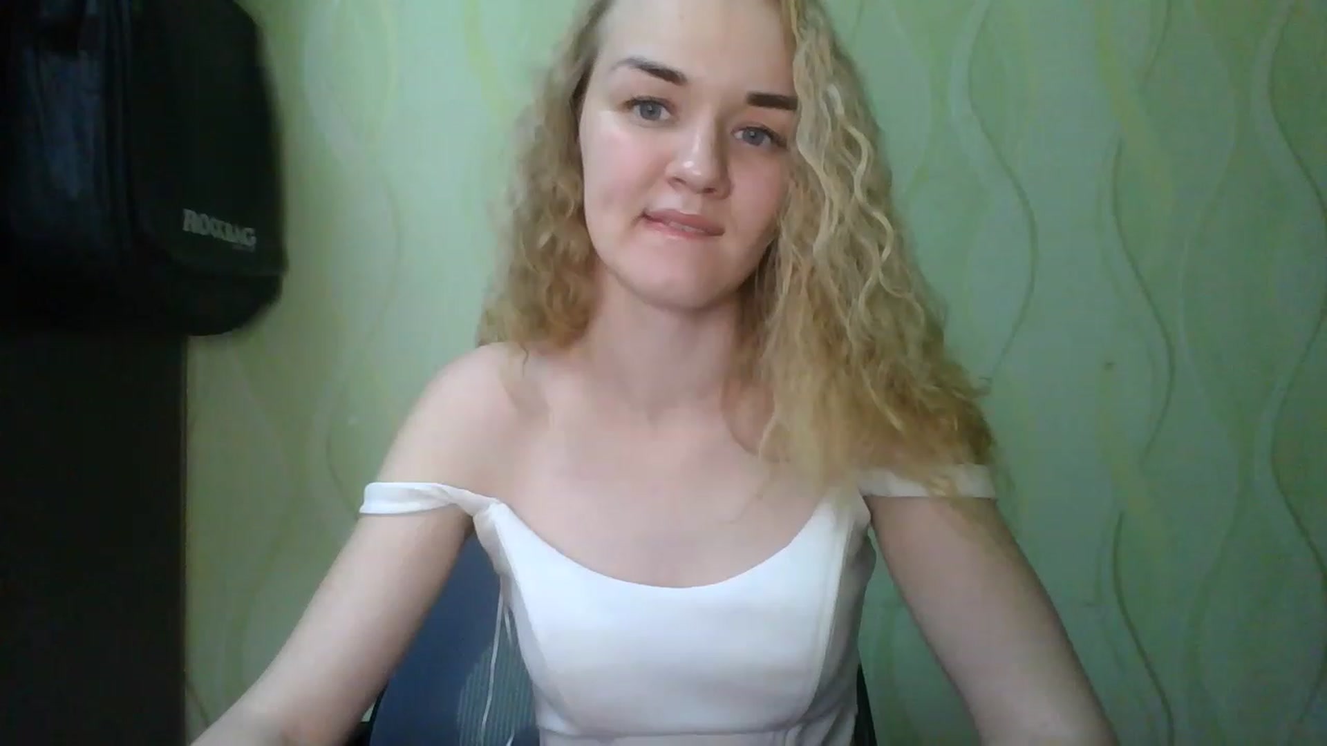 Gallery image thumbnail from ScarletChase's myfreecams stream on, 11/15/2022, 13:34 image 10 of 20