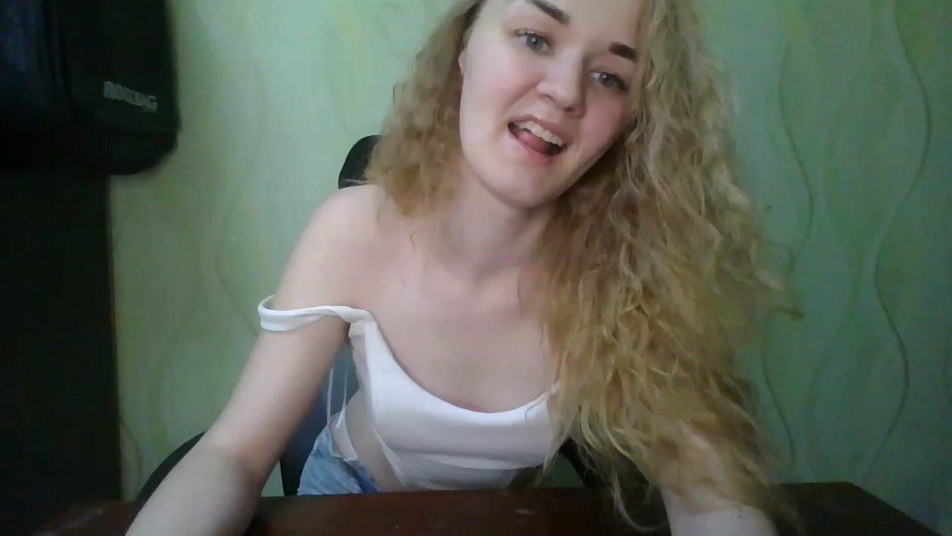 Gallery image thumbnail from ScarletChase's myfreecams stream on, 11/15/2022, 14:37 image 18 of 20