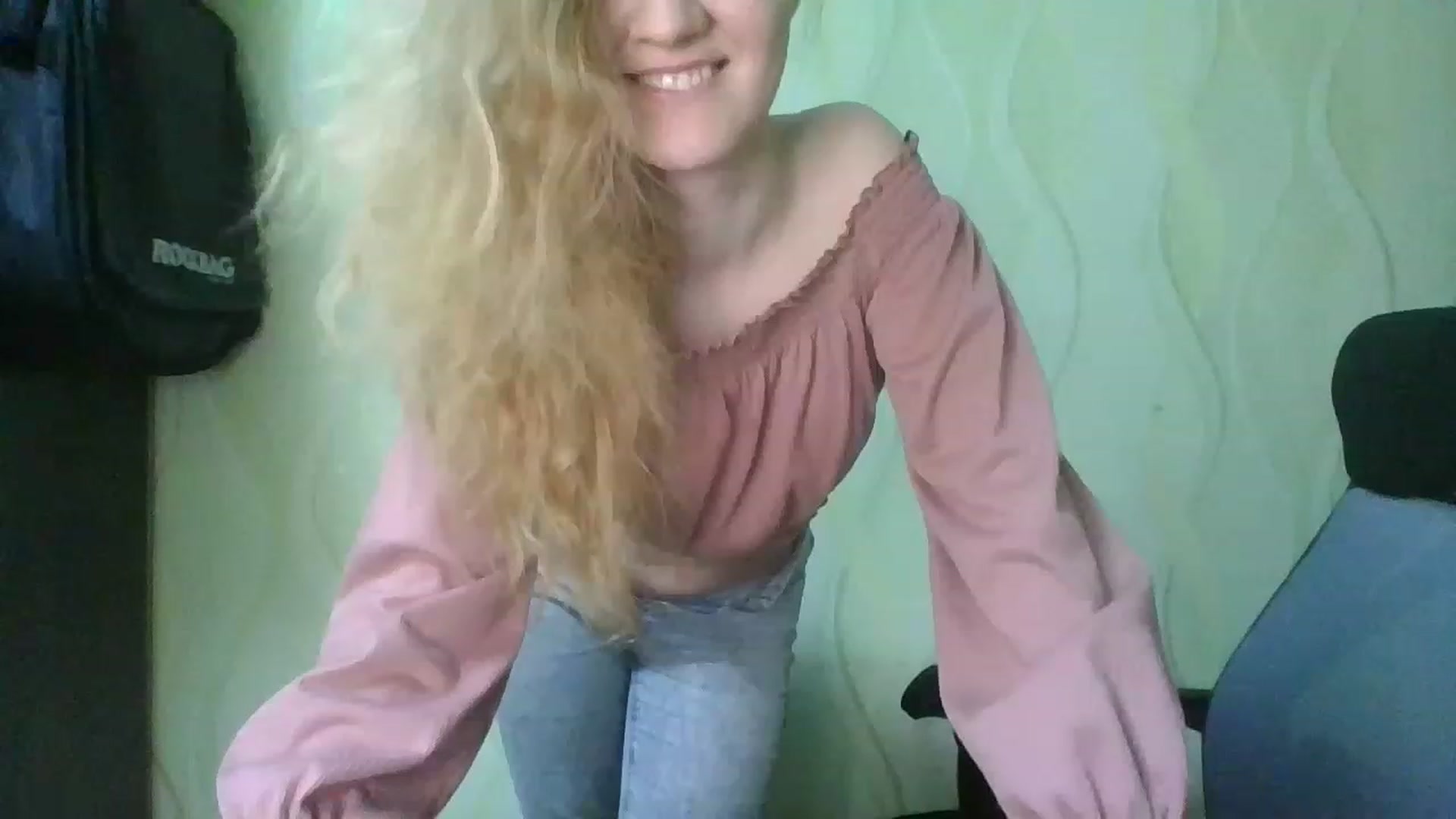 Gallery image thumbnail from ScarletChase's myfreecams stream on, 11/18/2022, 13:15 image 11 of 20