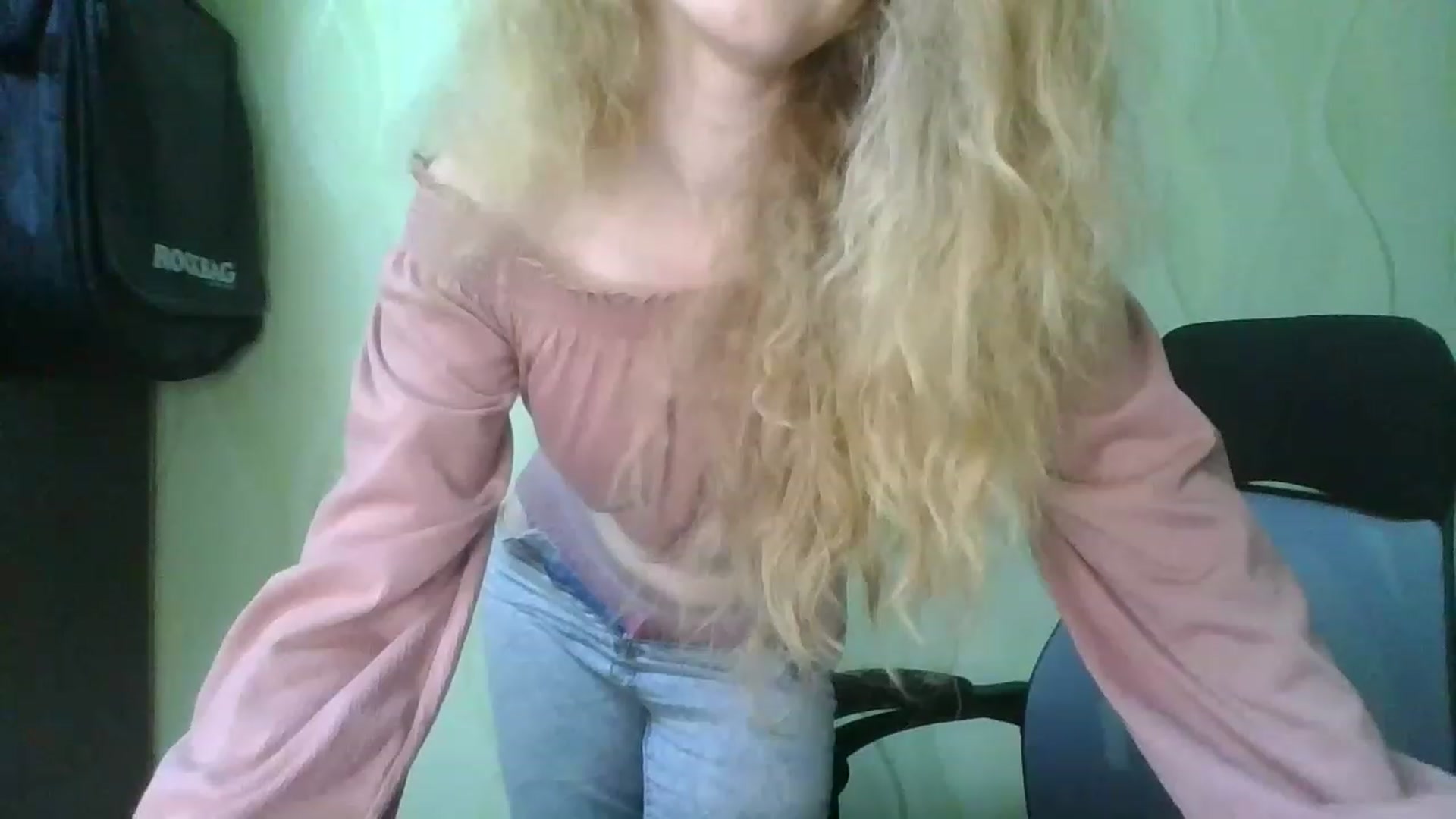 Gallery image thumbnail from ScarletChase's myfreecams stream on, 11/18/2022, 13:15 image 7 of 20