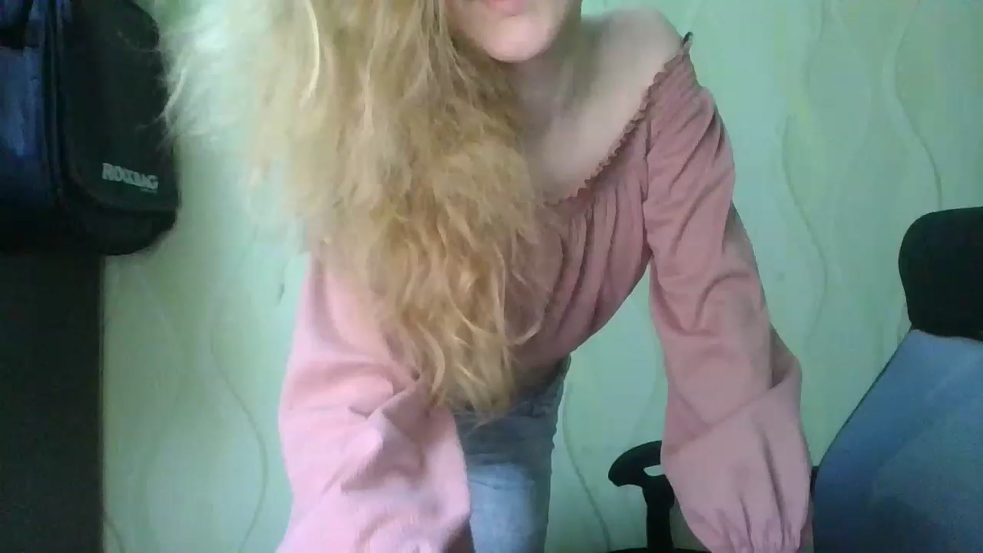 Gallery image thumbnail from ScarletChase's myfreecams stream on, 11/18/2022, 13:15 image 10 of 20