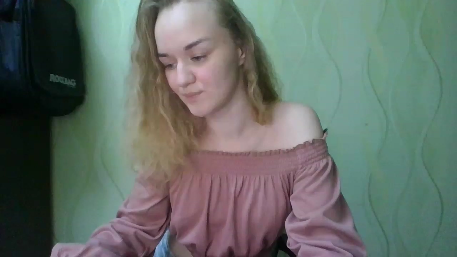 Gallery image thumbnail from ScarletChase's myfreecams stream on, 11/18/2022, 14:15 image 12 of 20