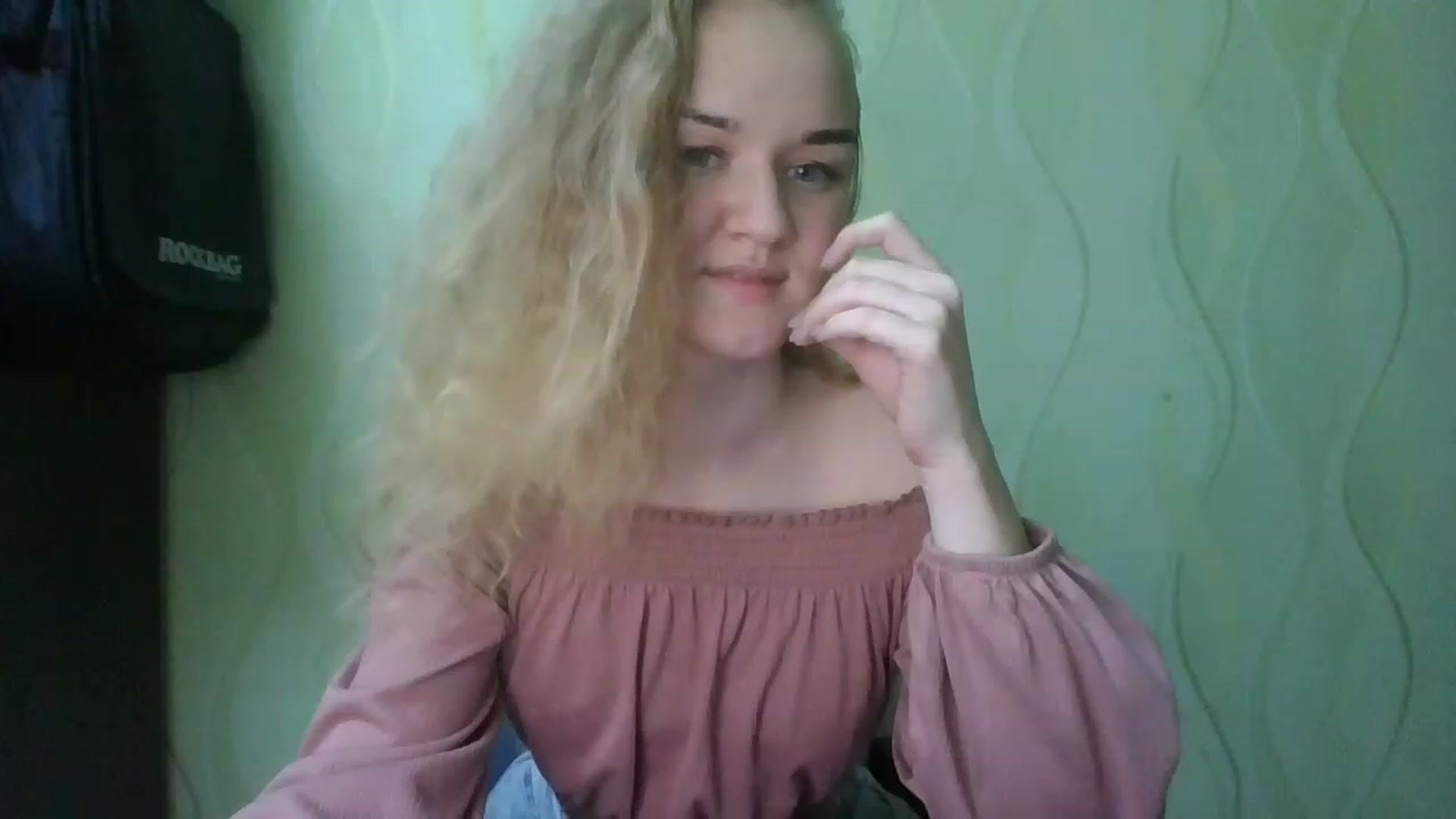 Gallery image thumbnail from ScarletChase's myfreecams stream on, 11/18/2022, 14:15 image 11 of 20
