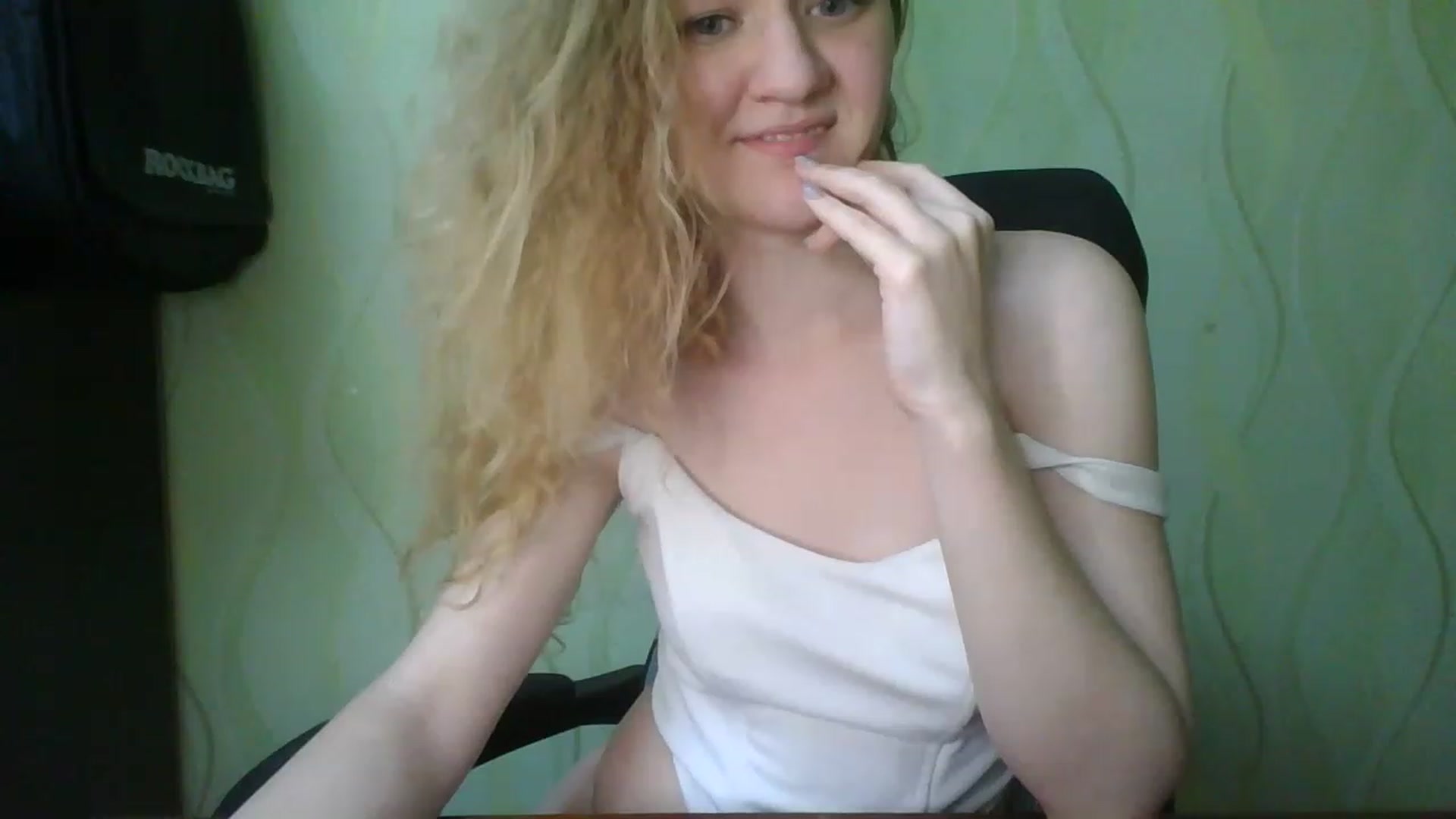 Gallery image thumbnail from ScarletChase's myfreecams stream on, 11/19/2022, 17:16 image 13 of 20