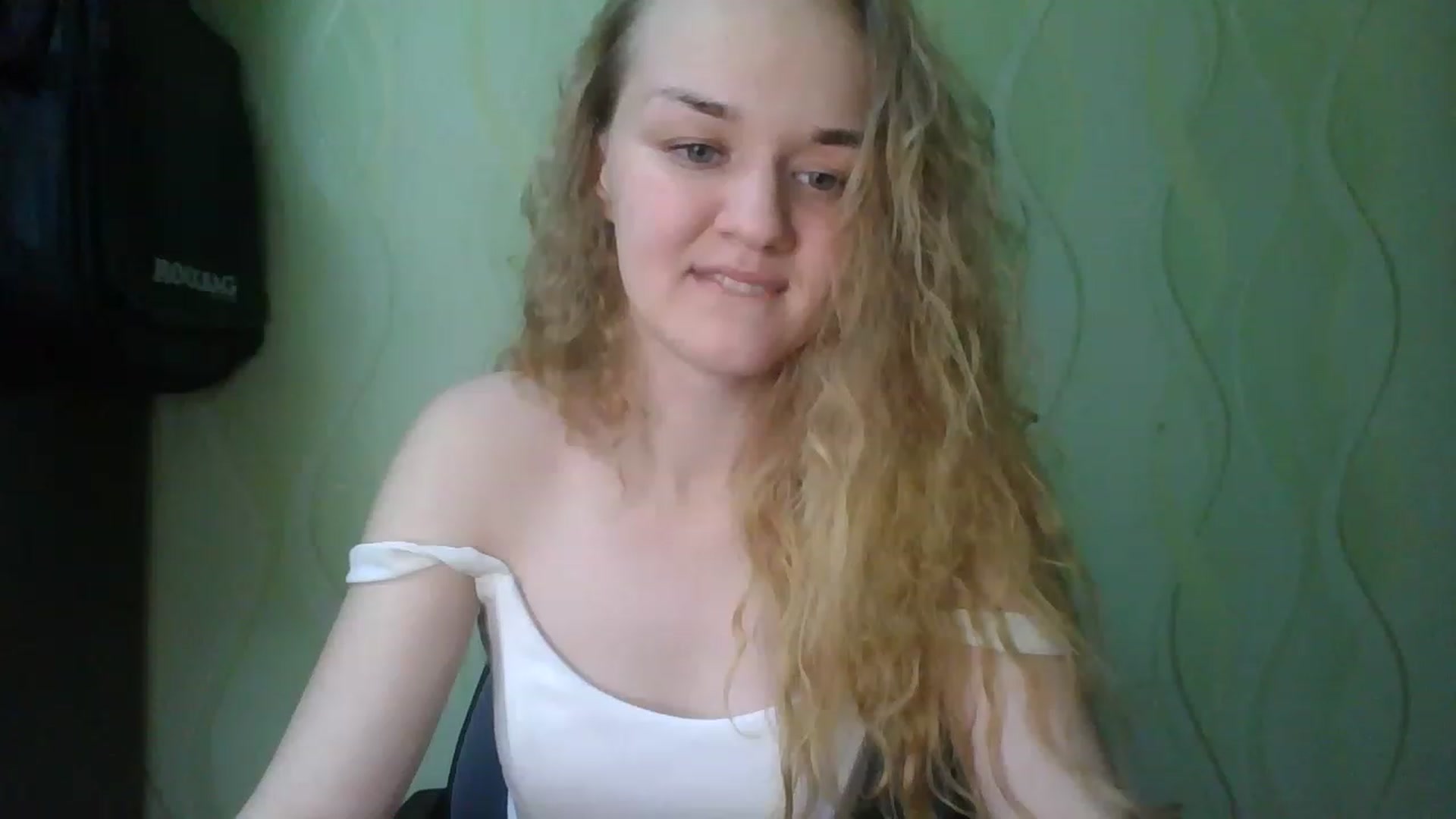 Gallery image thumbnail from ScarletChase's myfreecams stream on, 11/19/2022, 17:16 image 17 of 20