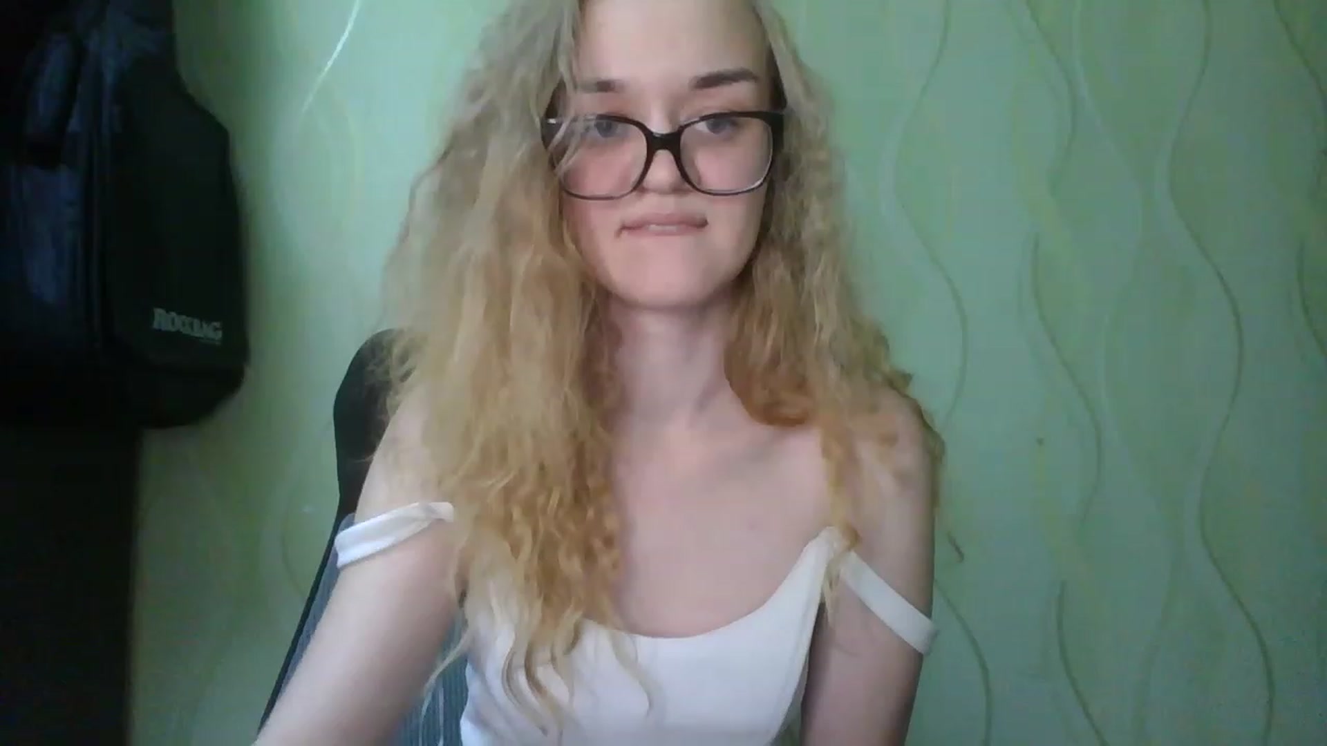 Gallery image thumbnail from ScarletChase's myfreecams stream on, 11/19/2022, 18:59 image 18 of 20