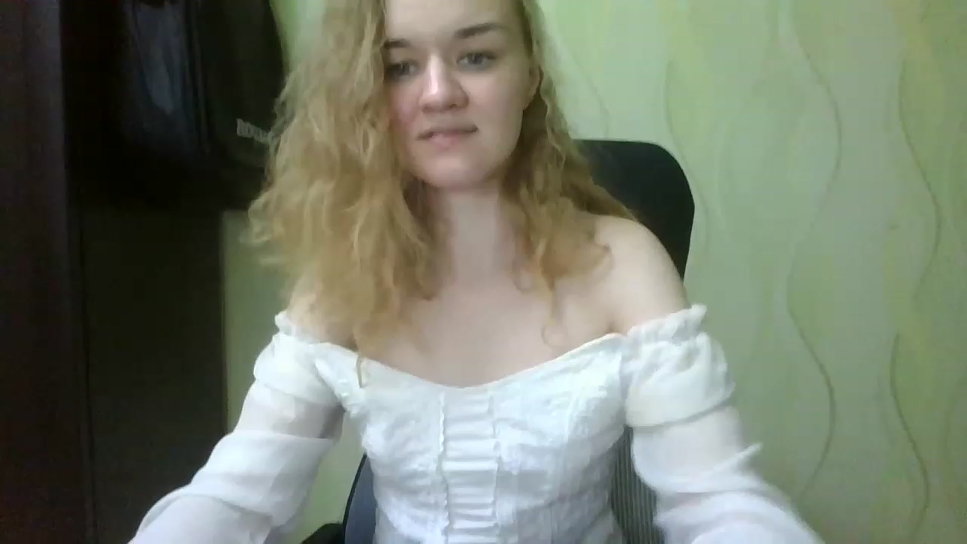 Gallery image thumbnail from ScarletChase's myfreecams stream on, 11/21/2022, 20:16 image 20 of 20
