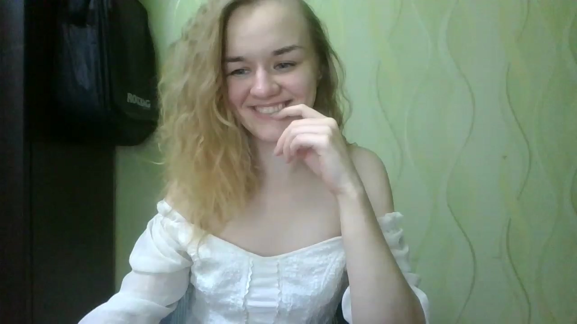 Gallery image thumbnail from ScarletChase's myfreecams stream on, 11/21/2022, 20:16 image 13 of 20