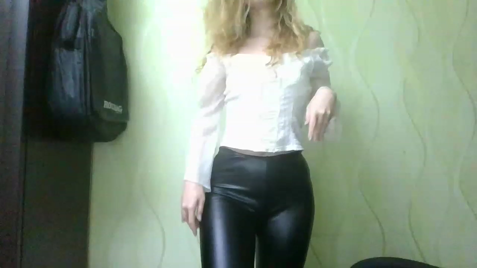Gallery image thumbnail from ScarletChase's myfreecams stream on, 11/21/2022, 21:58 image 2 of 20