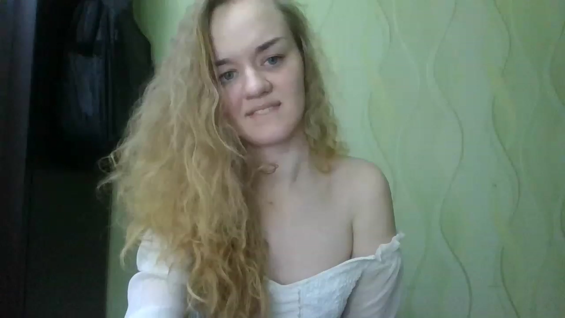 Gallery image thumbnail from ScarletChase's myfreecams stream on, 11/21/2022, 21:58 image 14 of 20