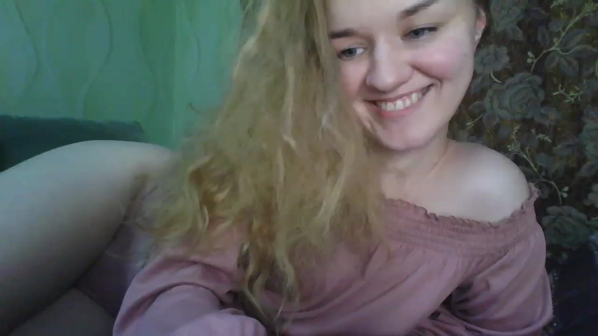 Gallery image thumbnail from ScarletChase's myfreecams stream on, 11/22/2022, 14:45 image 17 of 20