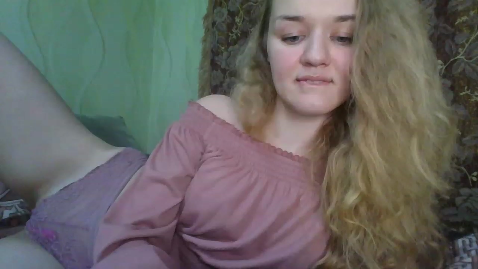 Gallery image thumbnail from ScarletChase's myfreecams stream on, 11/22/2022, 14:45 image 8 of 20