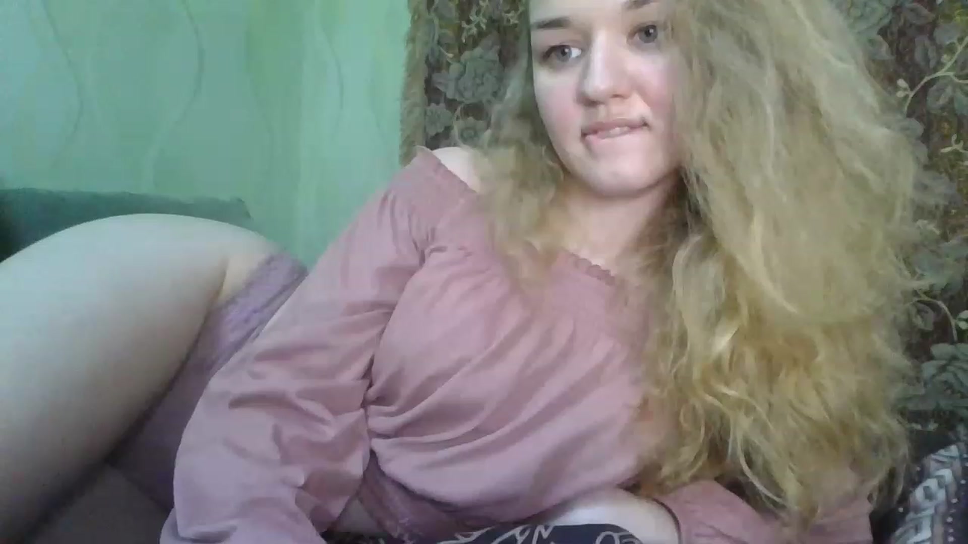 Gallery image thumbnail from ScarletChase's myfreecams stream on, 11/22/2022, 14:45 image 11 of 20