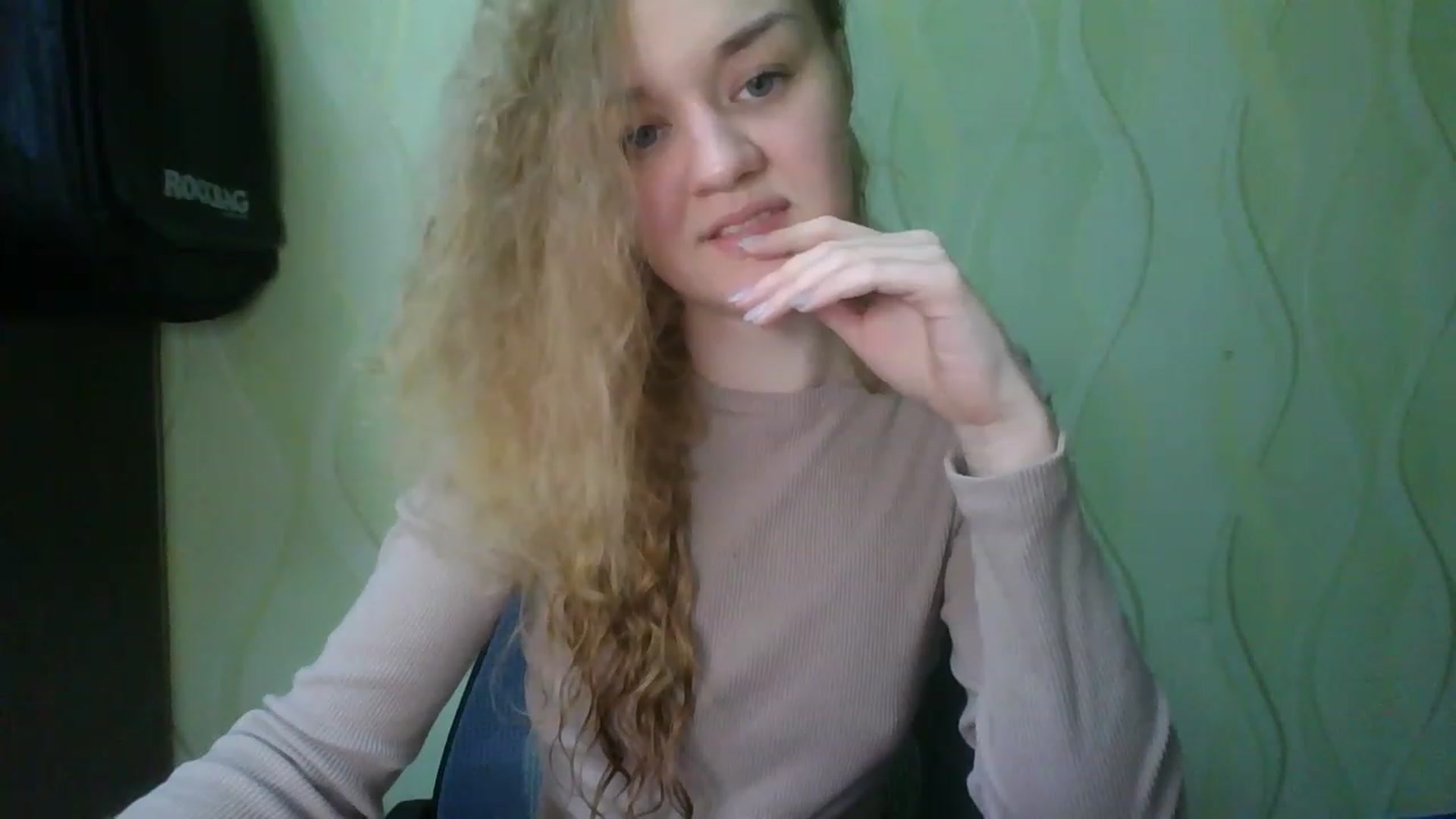 Gallery image thumbnail from ScarletChase's myfreecams stream on, 11/27/2022, 12:06 image 8 of 20