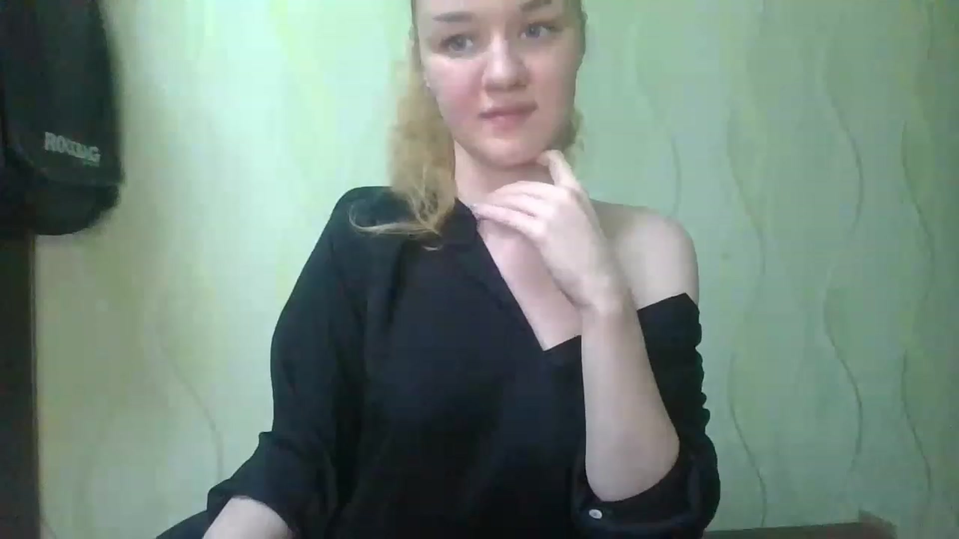 Gallery image thumbnail from ScarletChase's myfreecams stream on, 11/29/2022, 14:08 image 14 of 20
