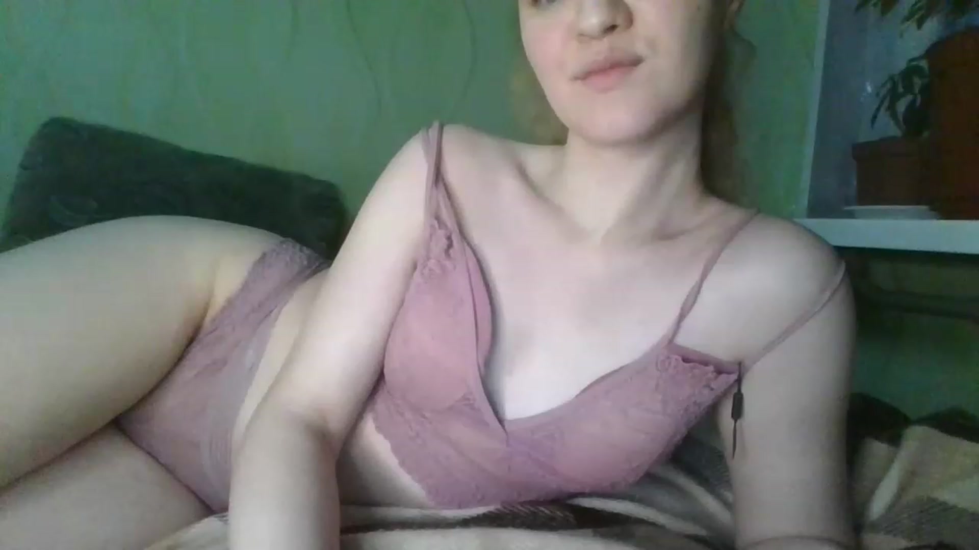 Gallery image thumbnail from ScarletChase's myfreecams stream on, 12/16/2022, 14:20 image 9 of 20