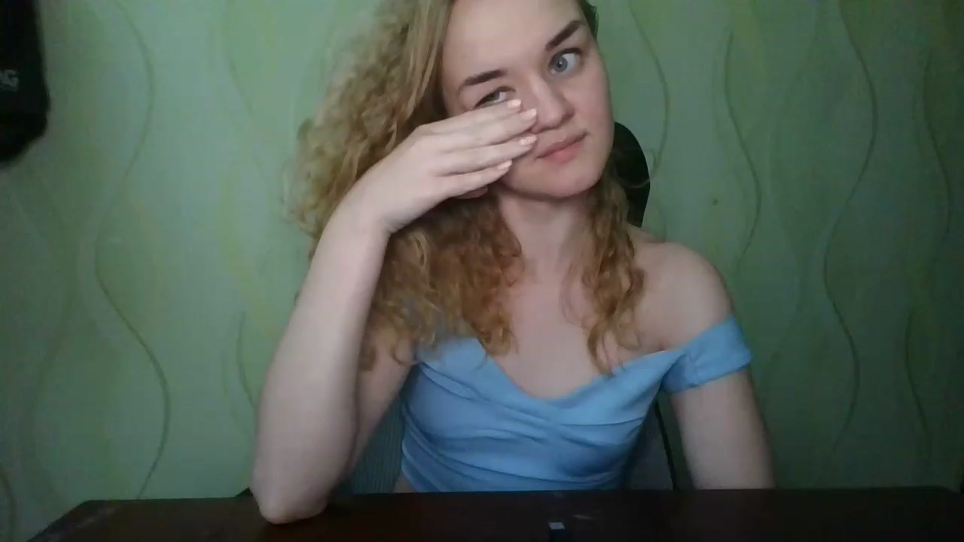 Gallery image thumbnail from ScarletChase's myfreecams stream on, 12/24/2022, 19:14 image 17 of 20