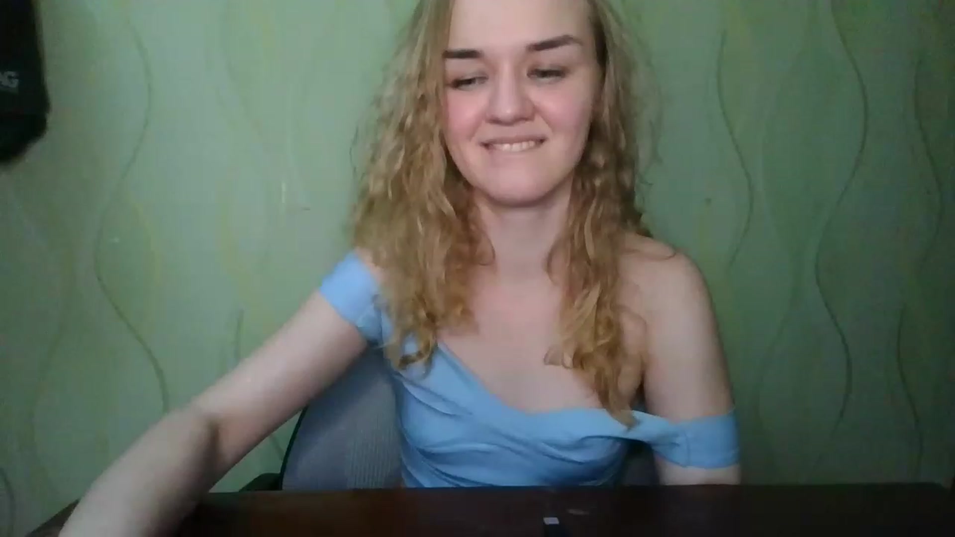 Gallery image thumbnail from ScarletChase's myfreecams stream on, 12/24/2022, 19:14 image 14 of 20