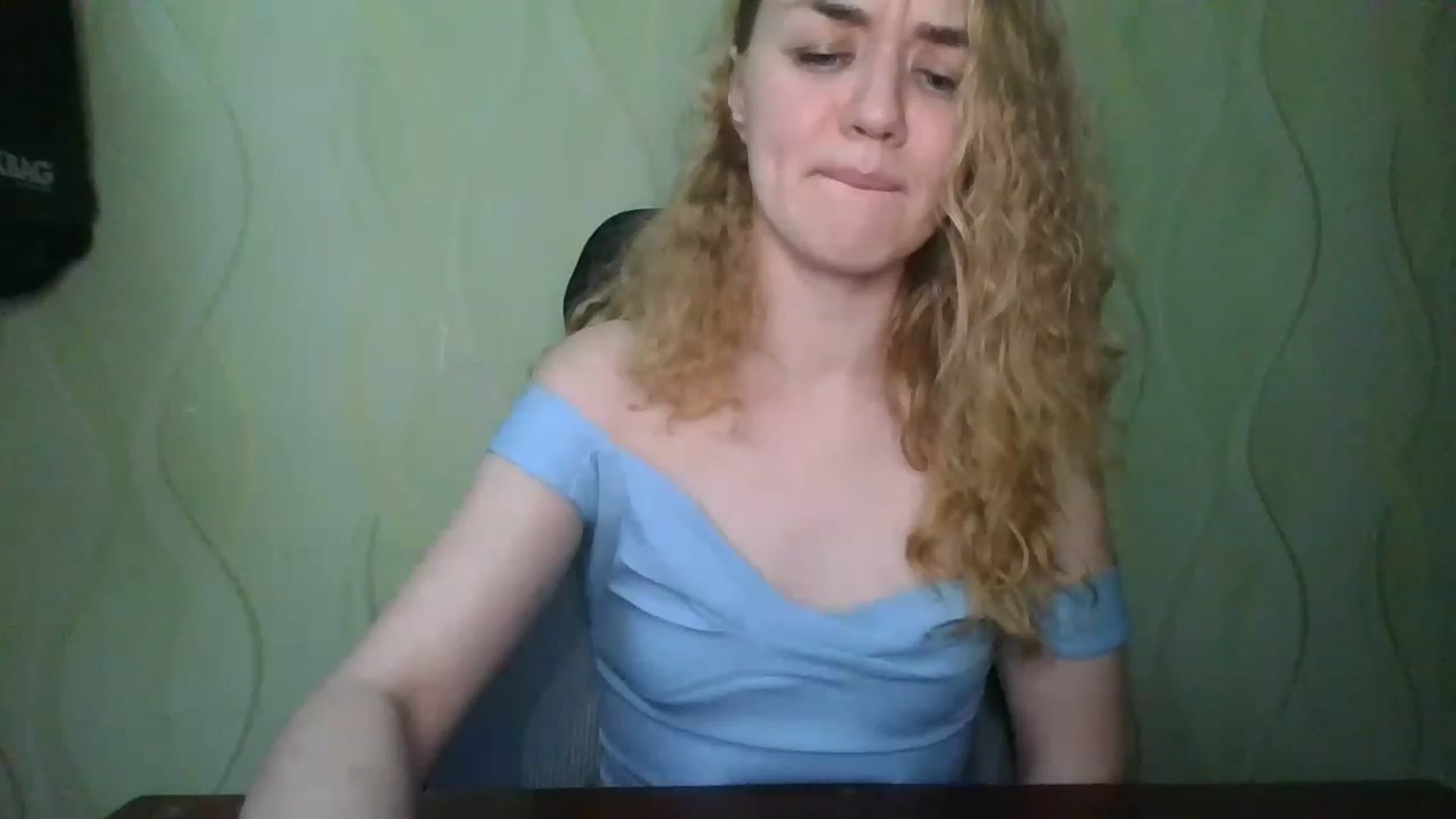 Gallery image thumbnail from ScarletChase's myfreecams stream on, 12/24/2022, 19:14 image 7 of 20