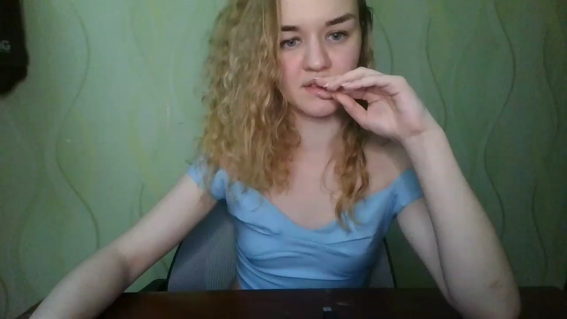Gallery image thumbnail from ScarletChase's myfreecams stream on, 12/24/2022, 19:14 image 18 of 20