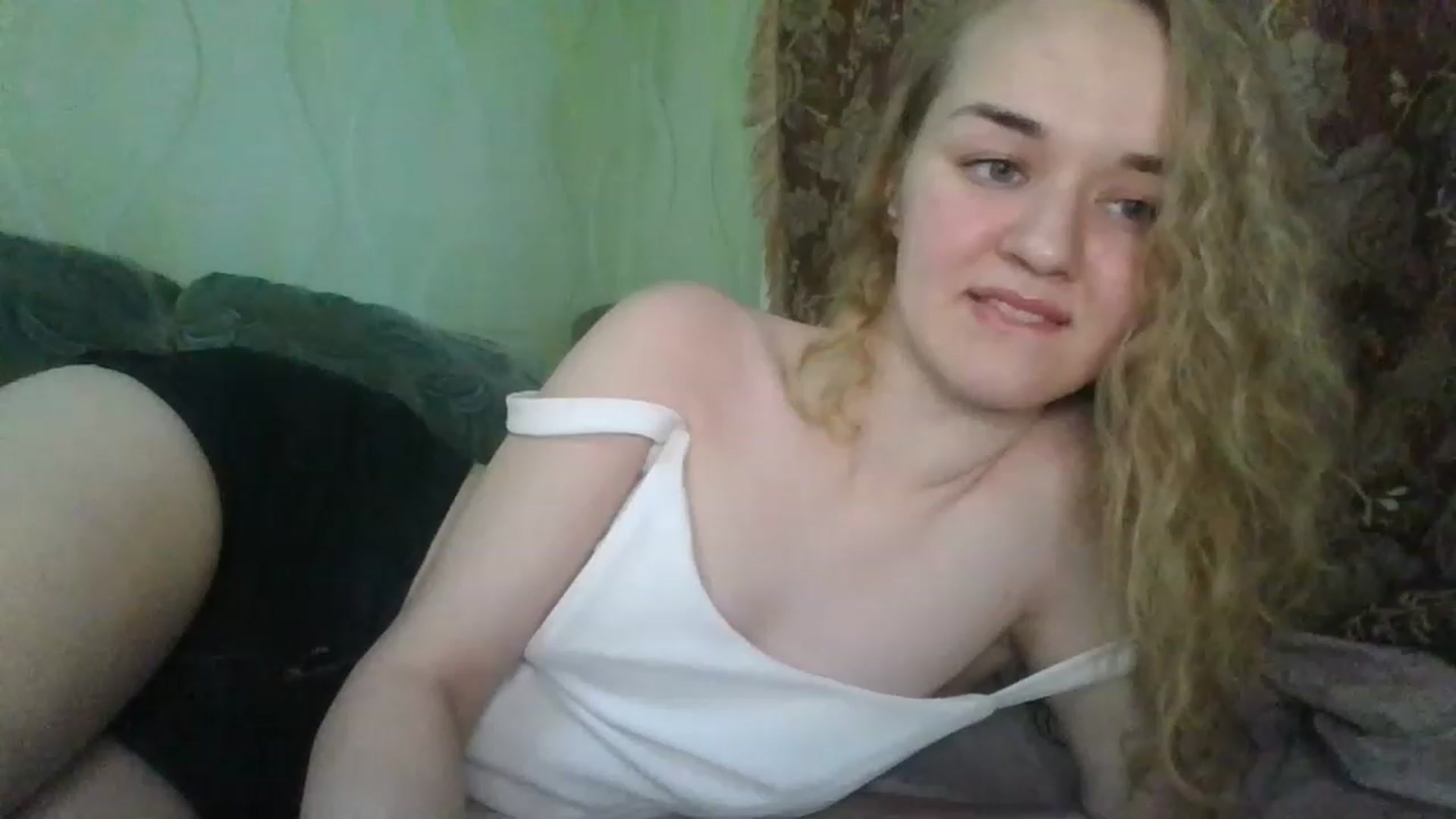 Gallery image thumbnail from ScarletChase's myfreecams stream on, 12/25/2022, 12:05 image 20 of 20
