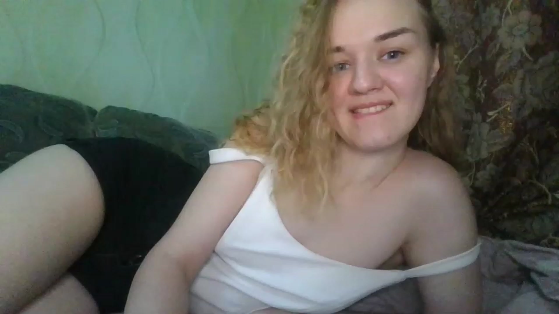 Gallery image thumbnail from ScarletChase's myfreecams stream on, 12/25/2022, 12:05 image 16 of 20