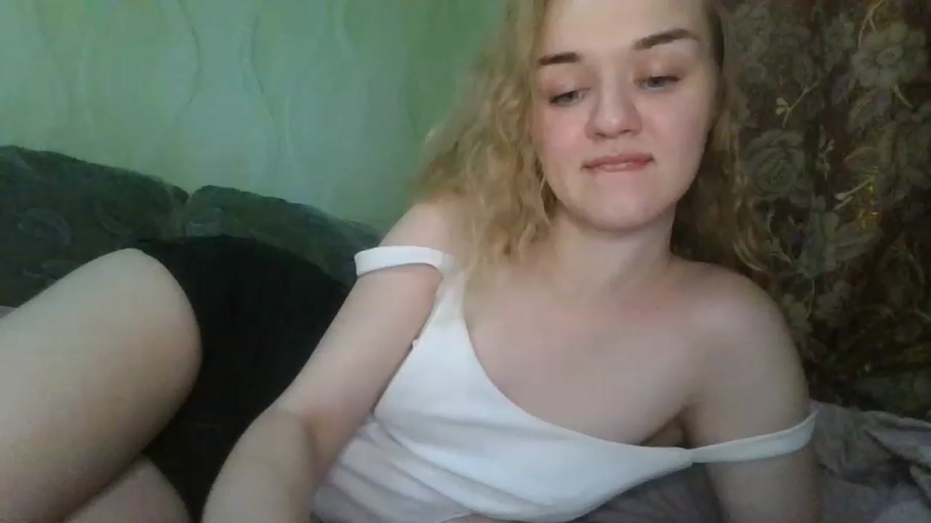Gallery image thumbnail from ScarletChase's myfreecams stream on, 12/25/2022, 12:05 image 14 of 20