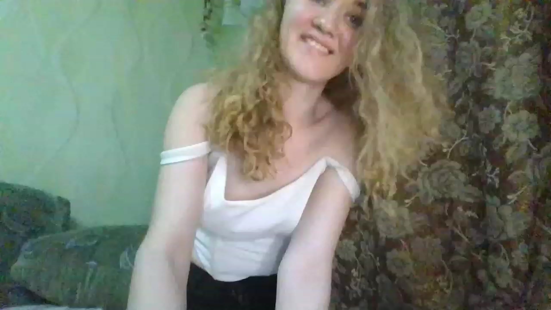 Gallery image thumbnail from ScarletChase's myfreecams stream on, 12/25/2022, 14:24 image 1 of 20