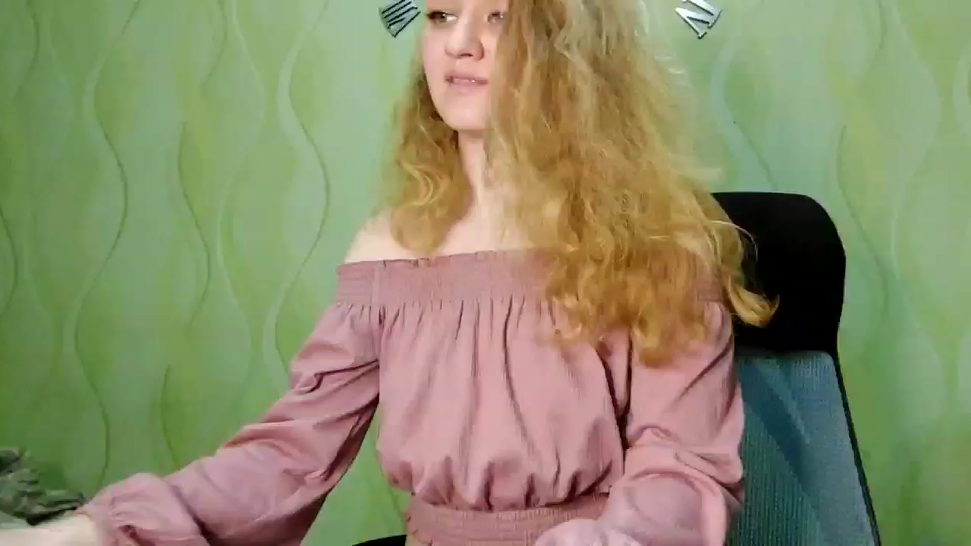 Gallery image thumbnail from ScarletChase's myfreecams stream on, 02/03/2023, 14:32 image 1 of 20