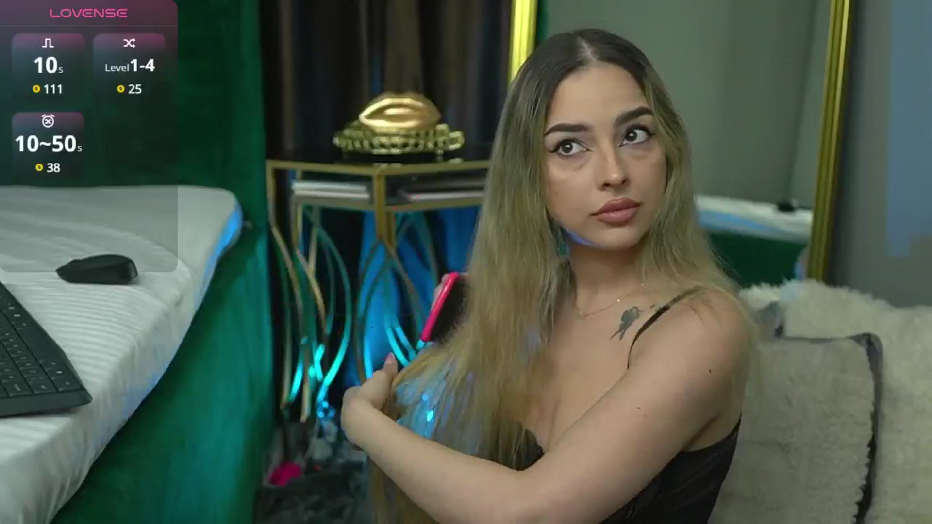 Gallery image thumbnail from ScarletColes's myfreecams stream on, 04/21/2025, 23:27 image 2 of 20
