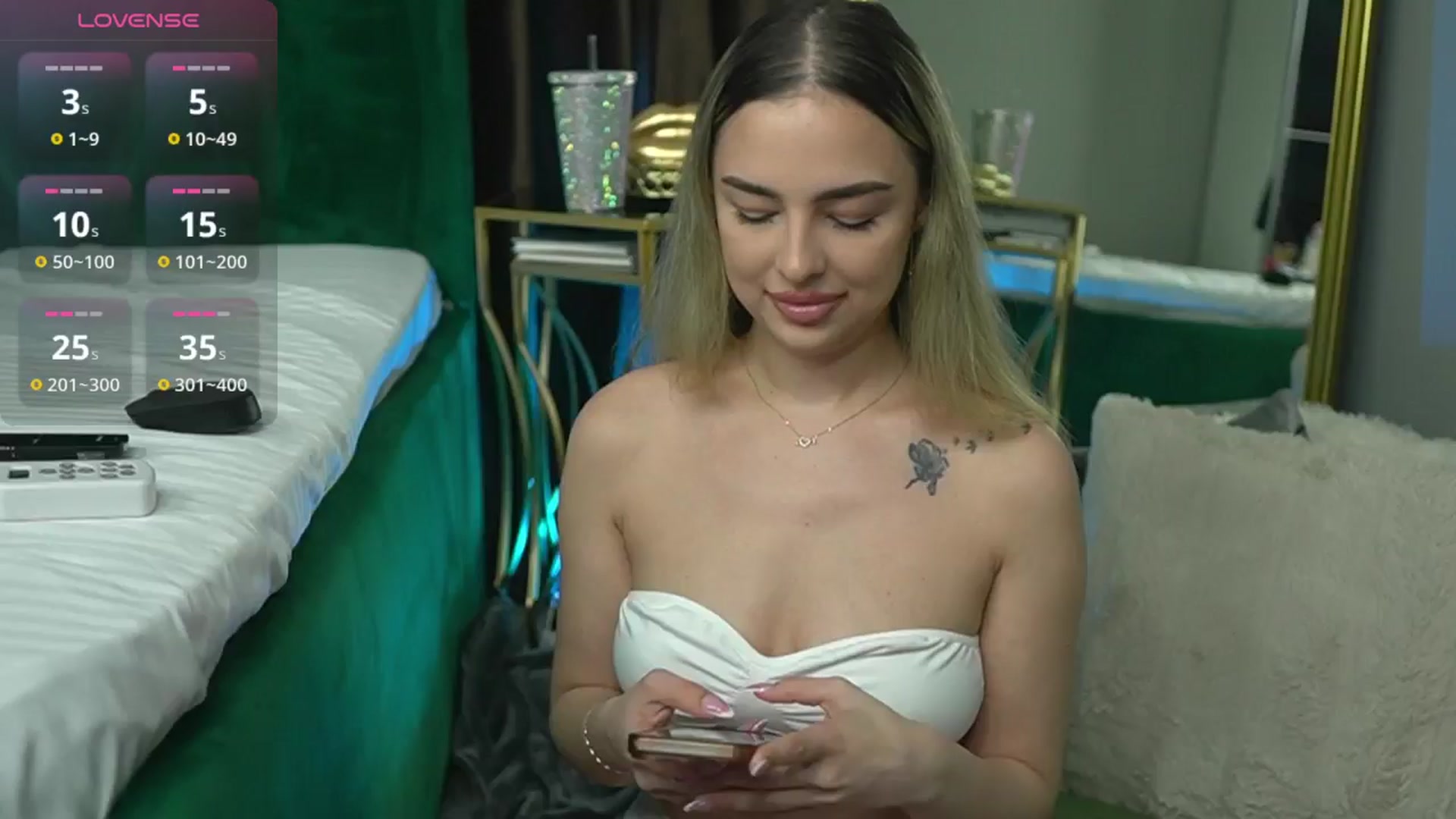 Gallery image thumbnail from ScarletColes's myfreecams stream on, 04/23/2025, 02:44 image 1 of 20