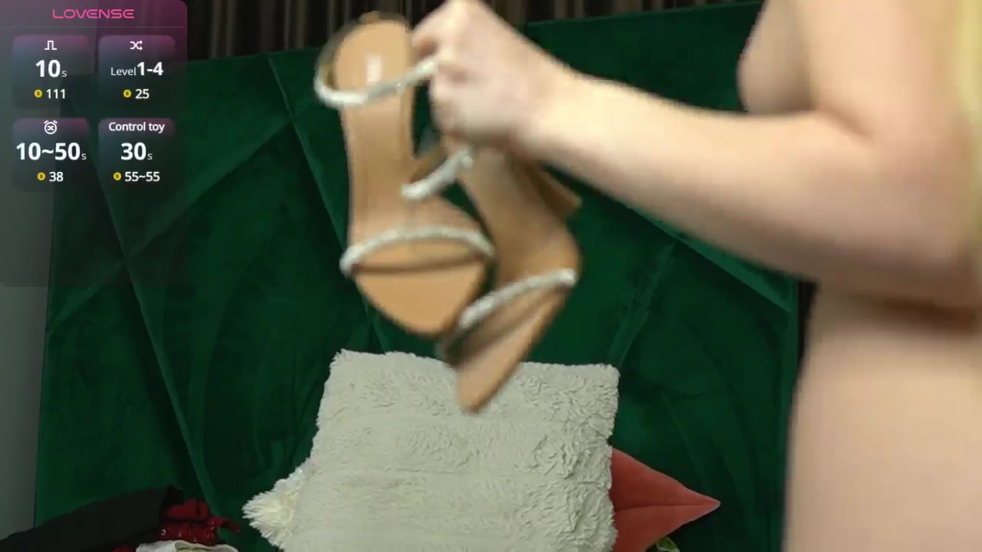 Gallery image thumbnail from ScarletColes's myfreecams stream on, 06/17/2025, 24:00 image 12 of 20