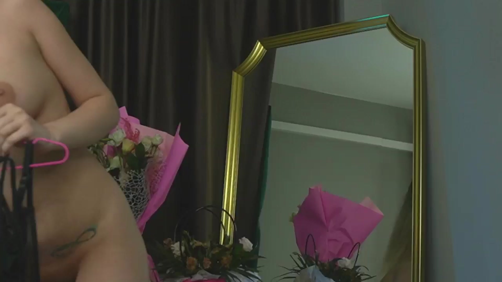 Gallery image thumbnail from ScarletColes's myfreecams stream on, 09/17/2025, 24:17 image 8 of 20