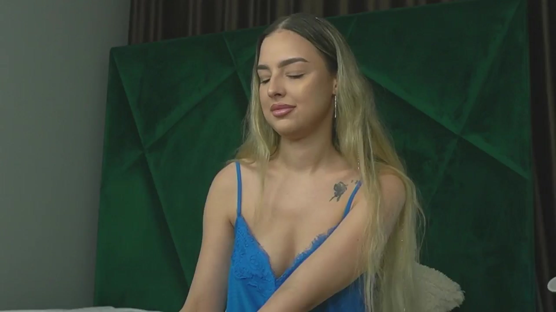 Gallery image thumbnail from ScarletColes's myfreecams stream on, 10/15/2025, 02:37 image 20 of 20
