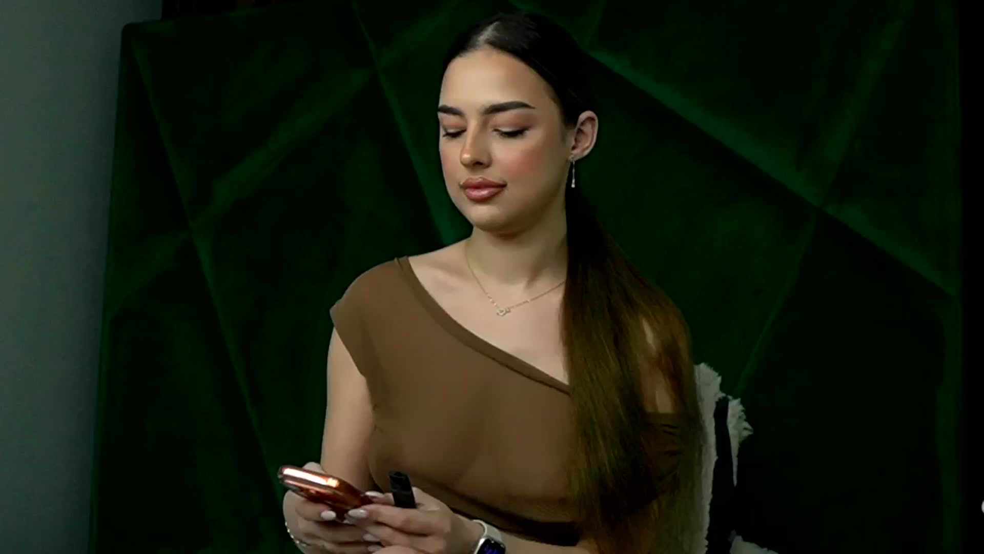 Gallery image thumbnail from ScarletColes's myfreecams stream on, 03/10/2026, 07:30 image 11 of 20